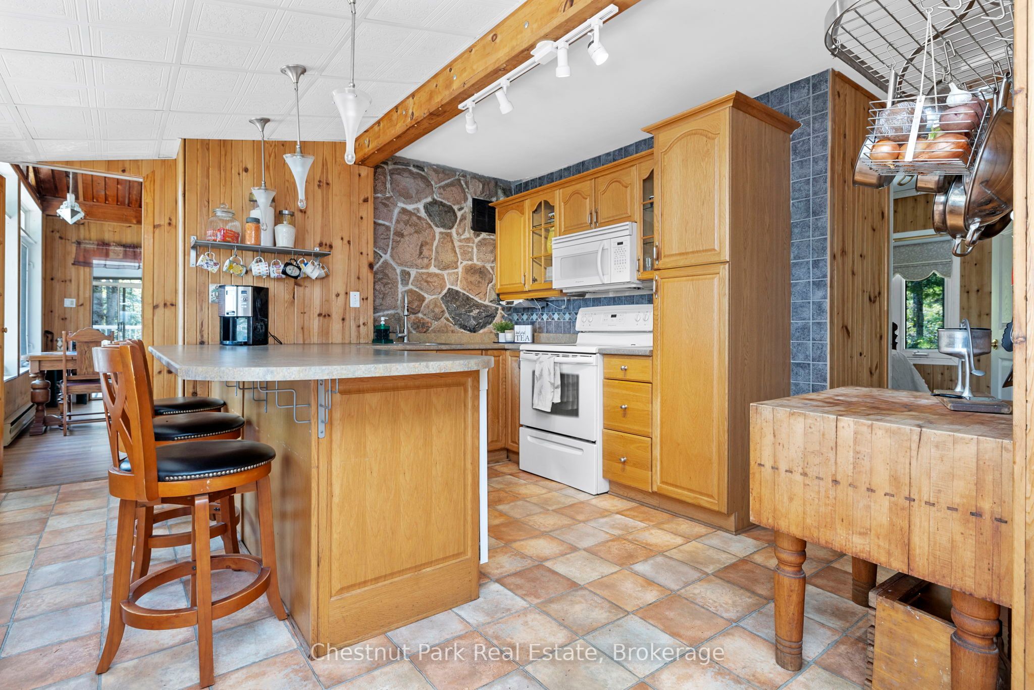 1260 Winders Bay Road Property Photo 4