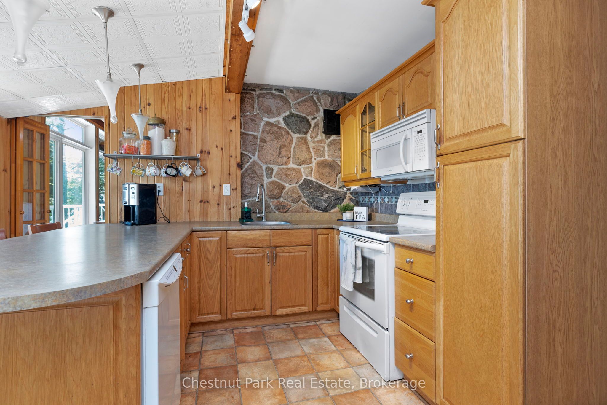 1260 Winders Bay Road Property Photo 6