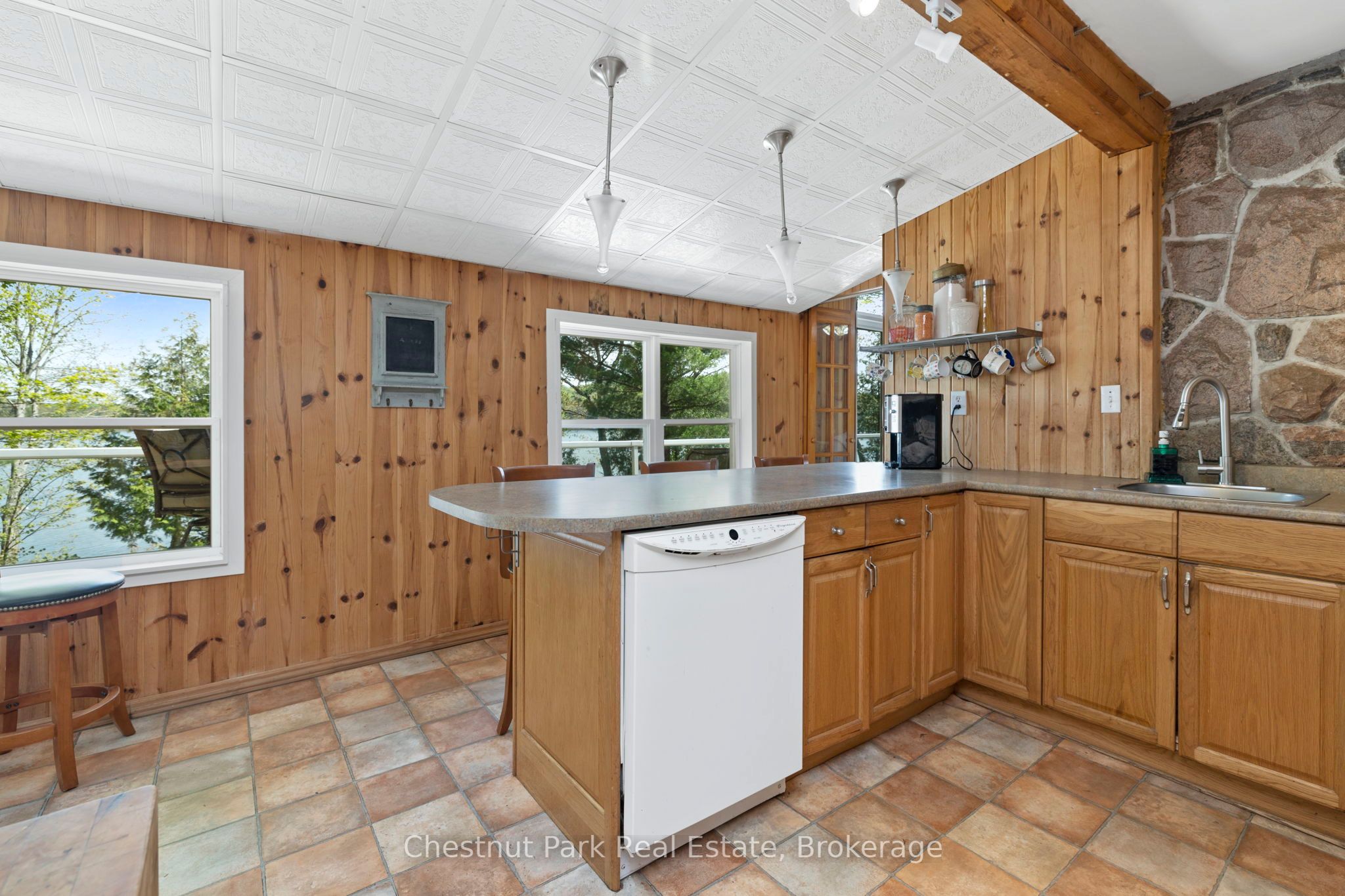 1260 Winders Bay Road Property Photo 7