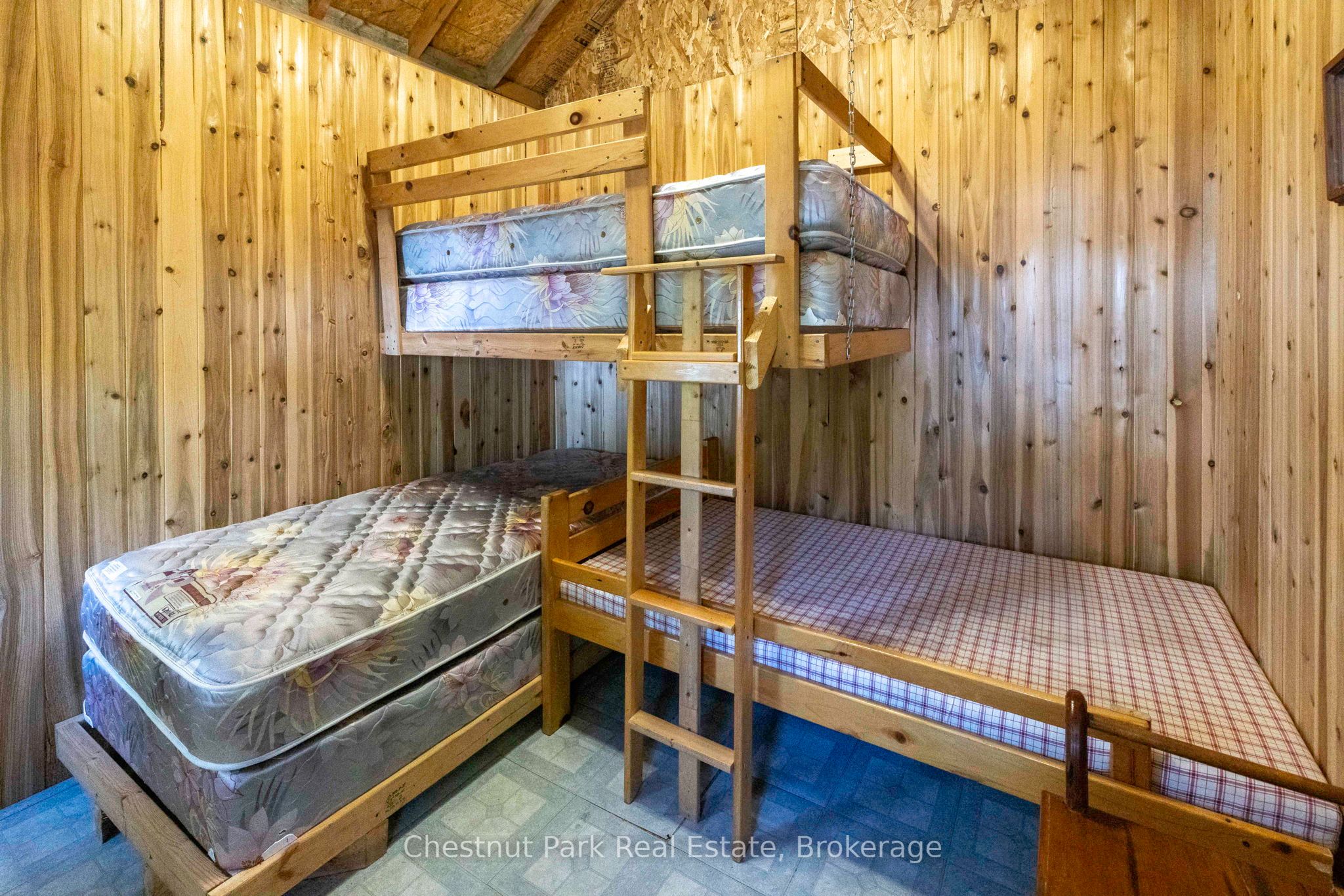 1260 Winders Bay Road Property Photo 37