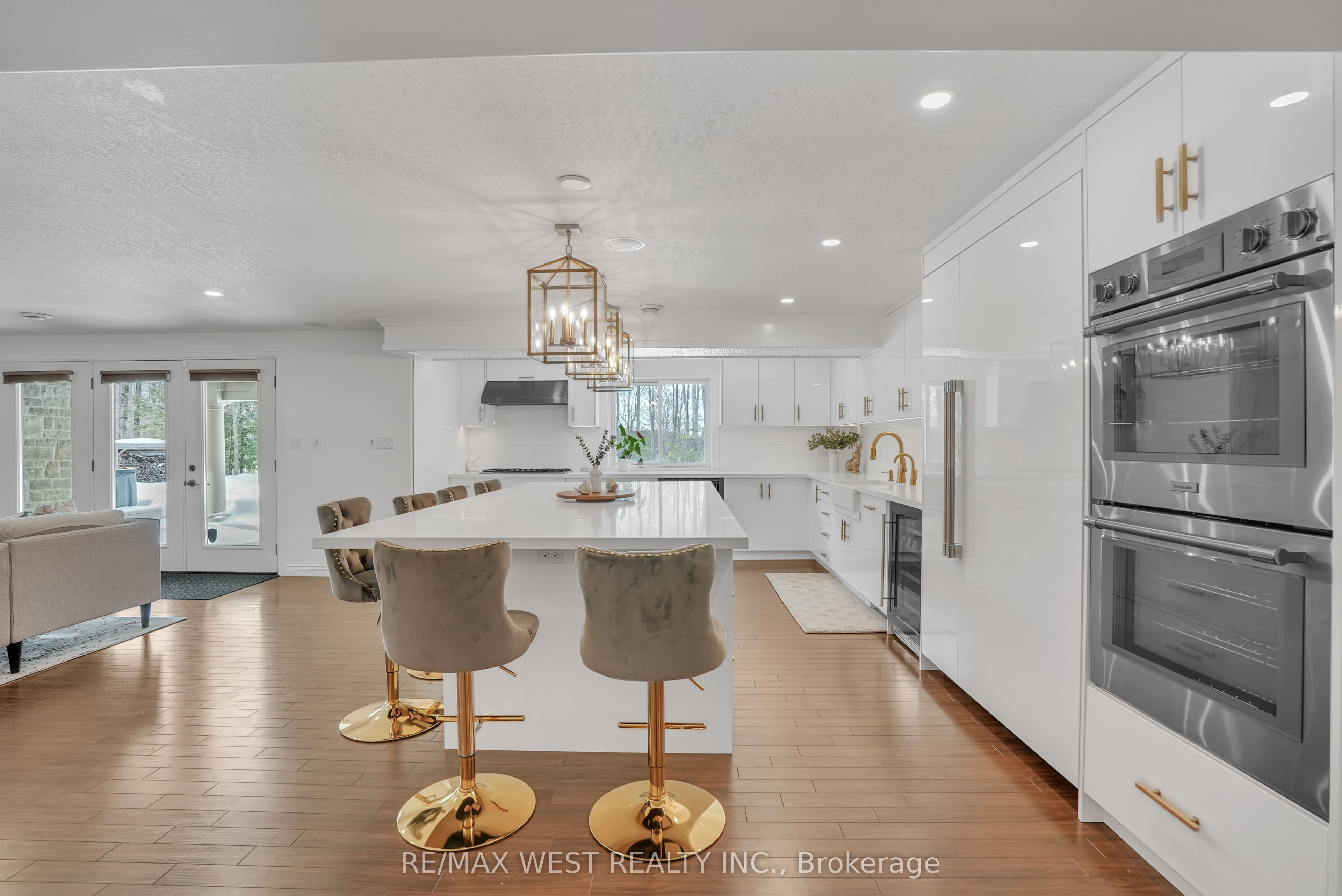 414498 Baseline Road Property Photo 6
