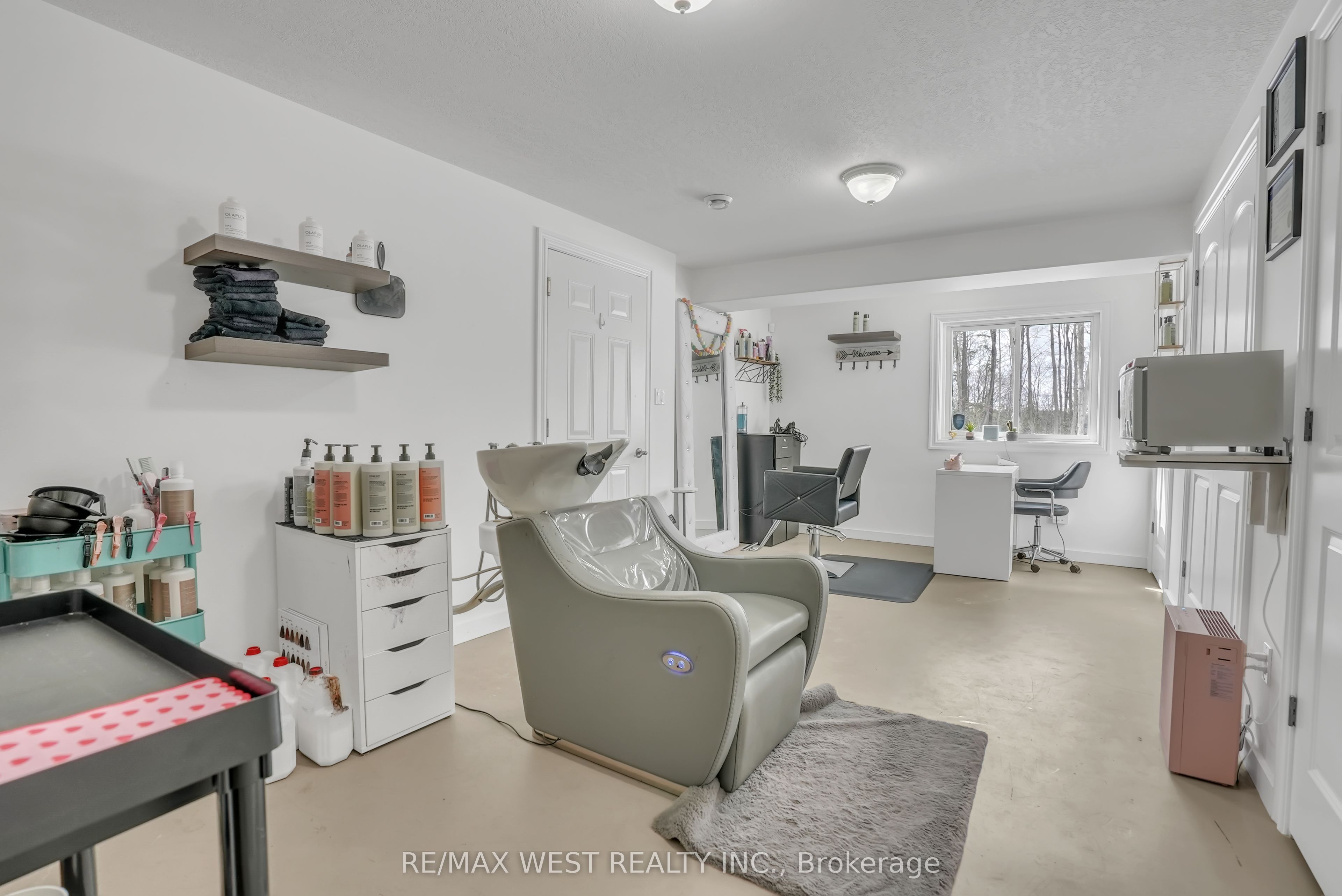 414498 Baseline Road Property Photo 20