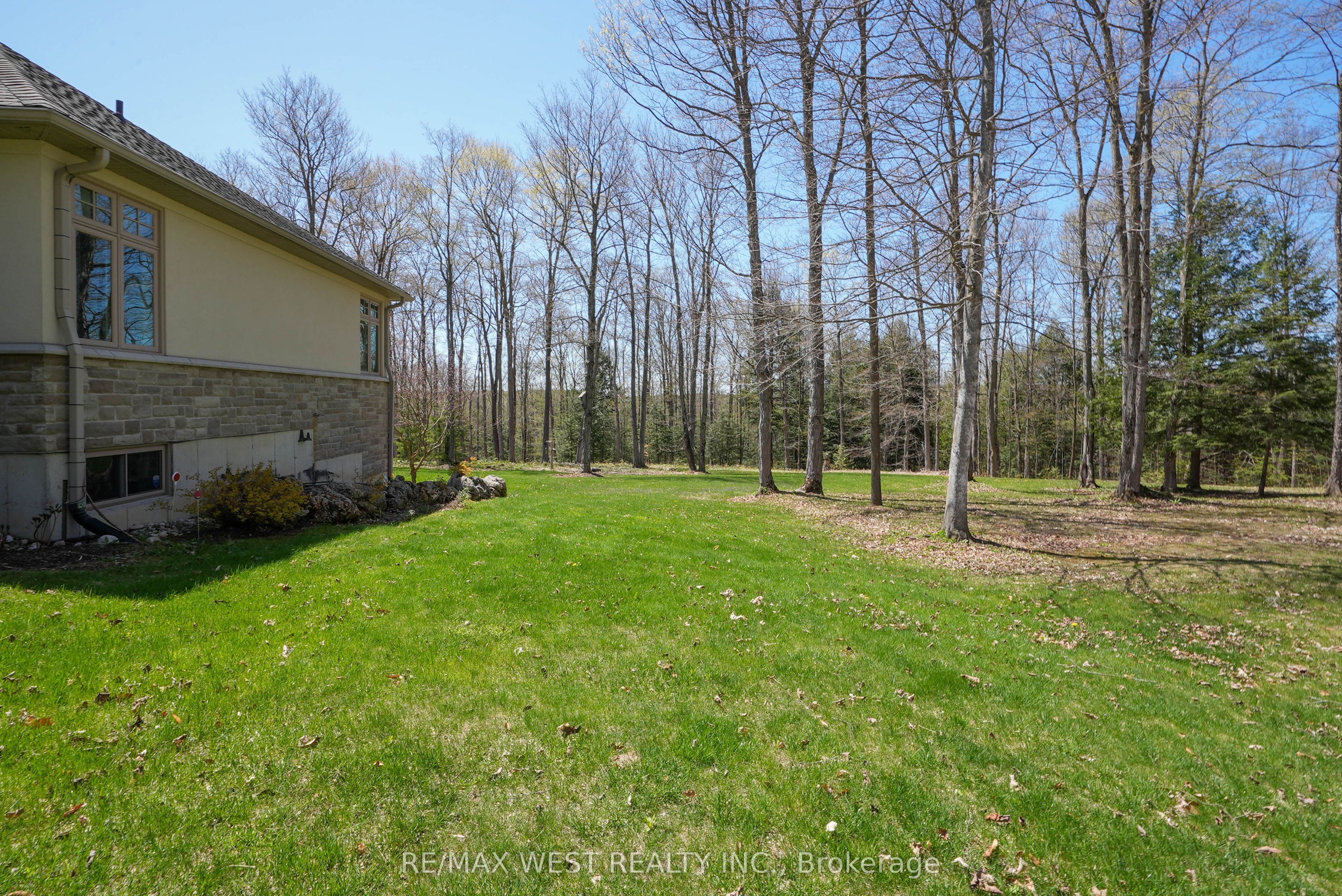 414498 Baseline Road Property Photo 24