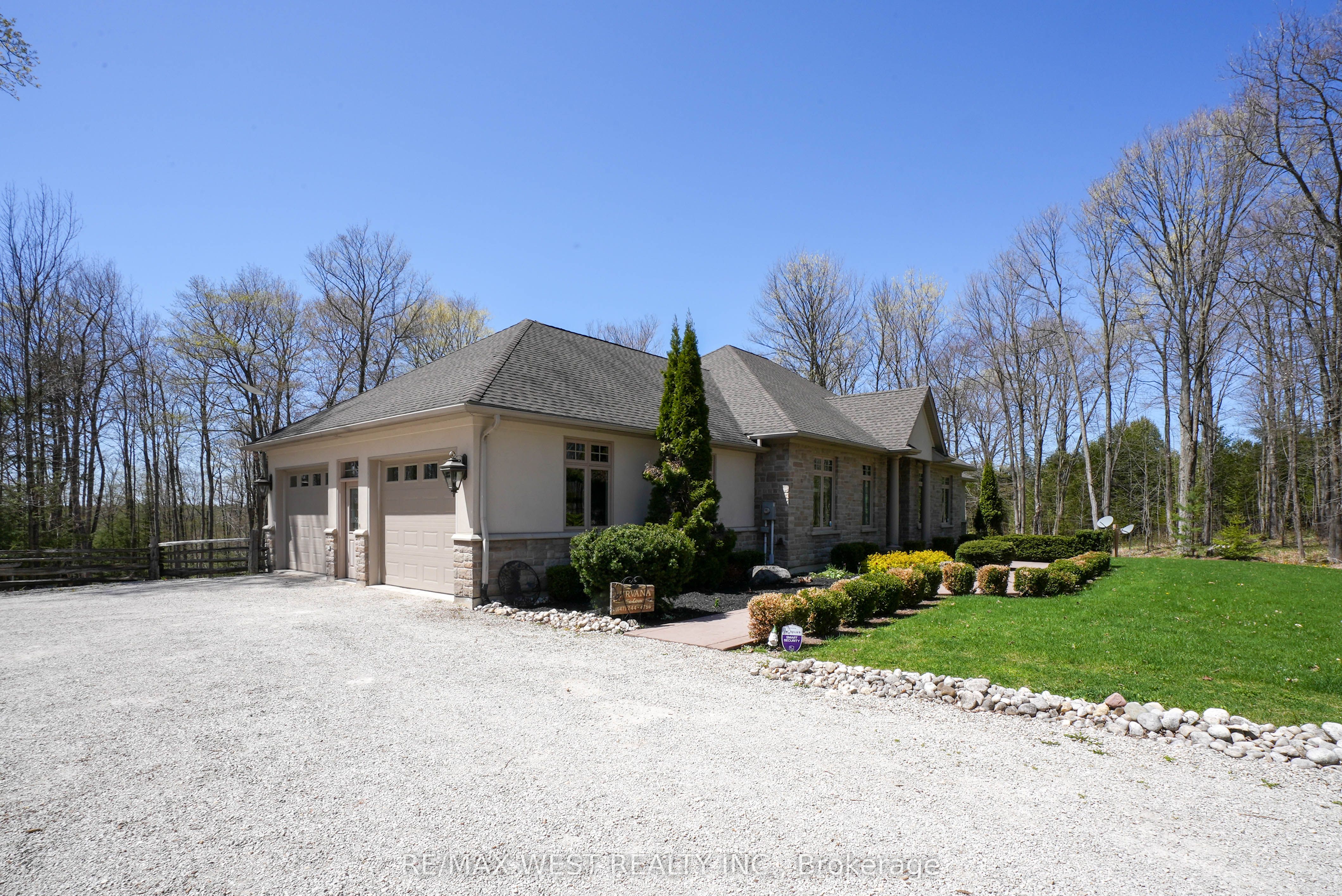 414498 Baseline Road Property Photo 26