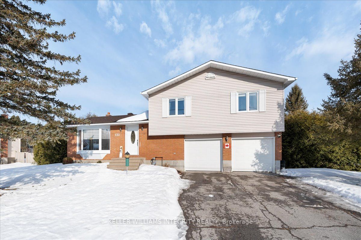 132 Des Pins Street Property Photo