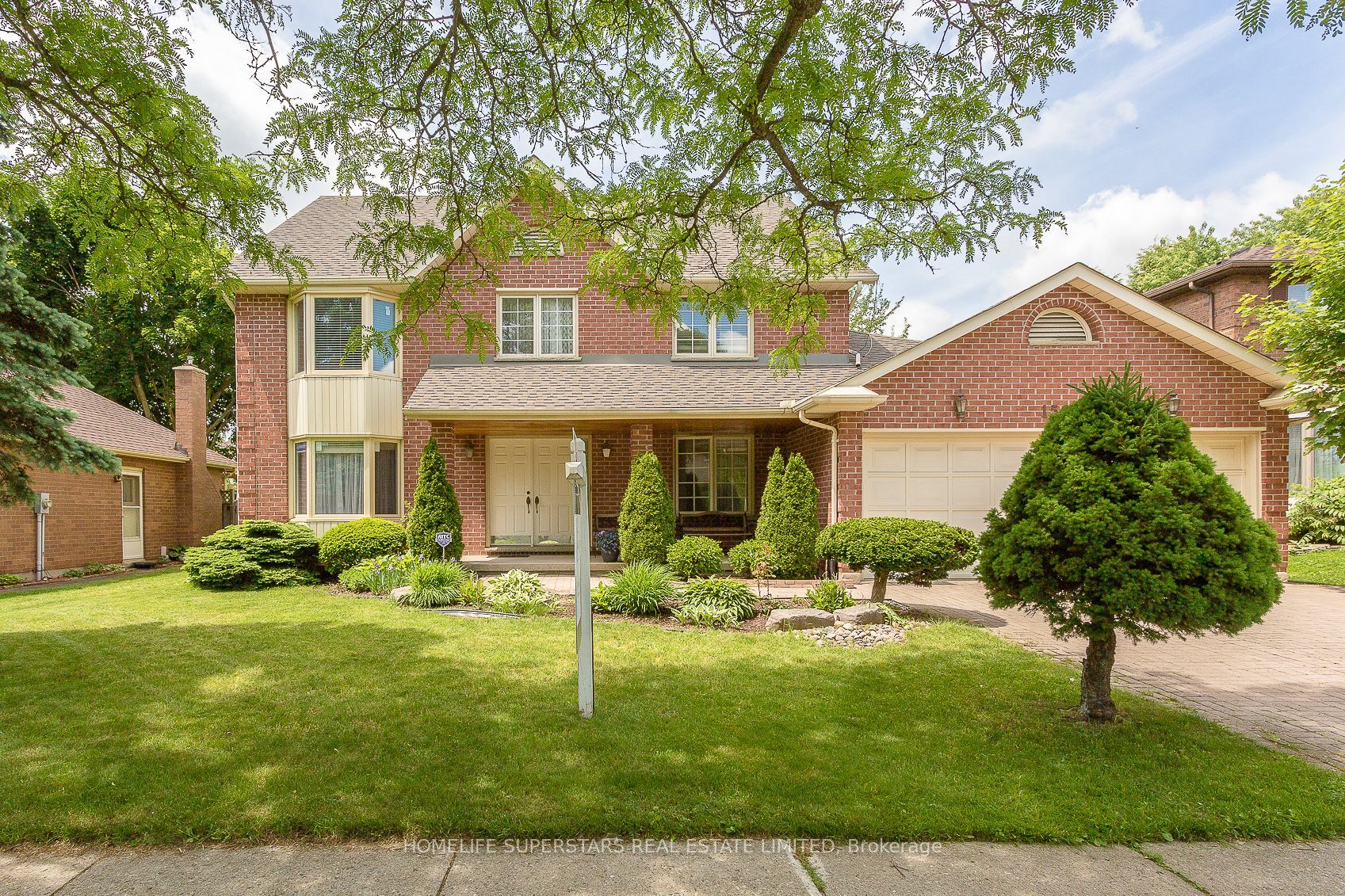 1565 Hastings Drive Property Photo 1