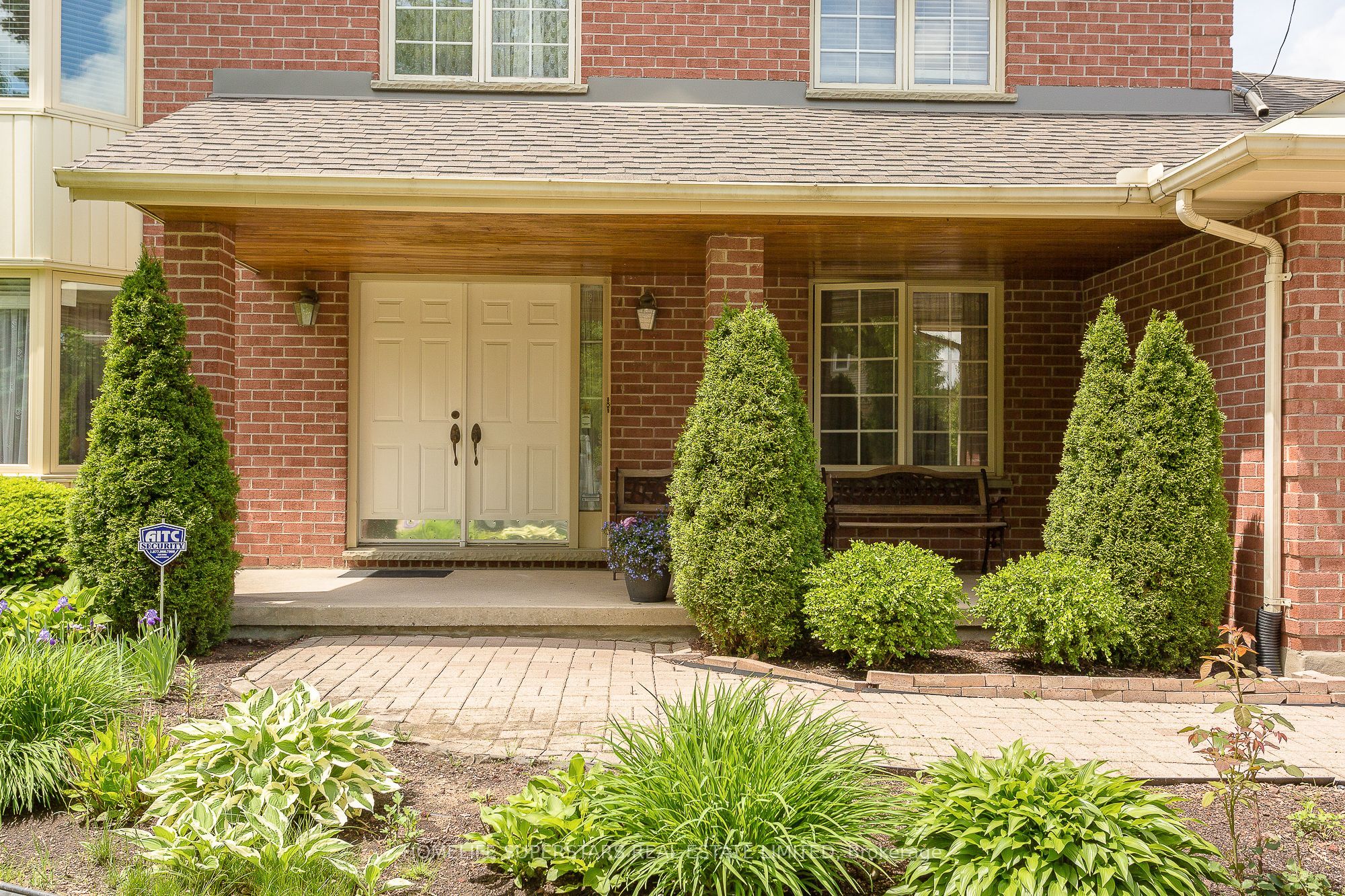 1565 Hastings Drive Property Photo 4