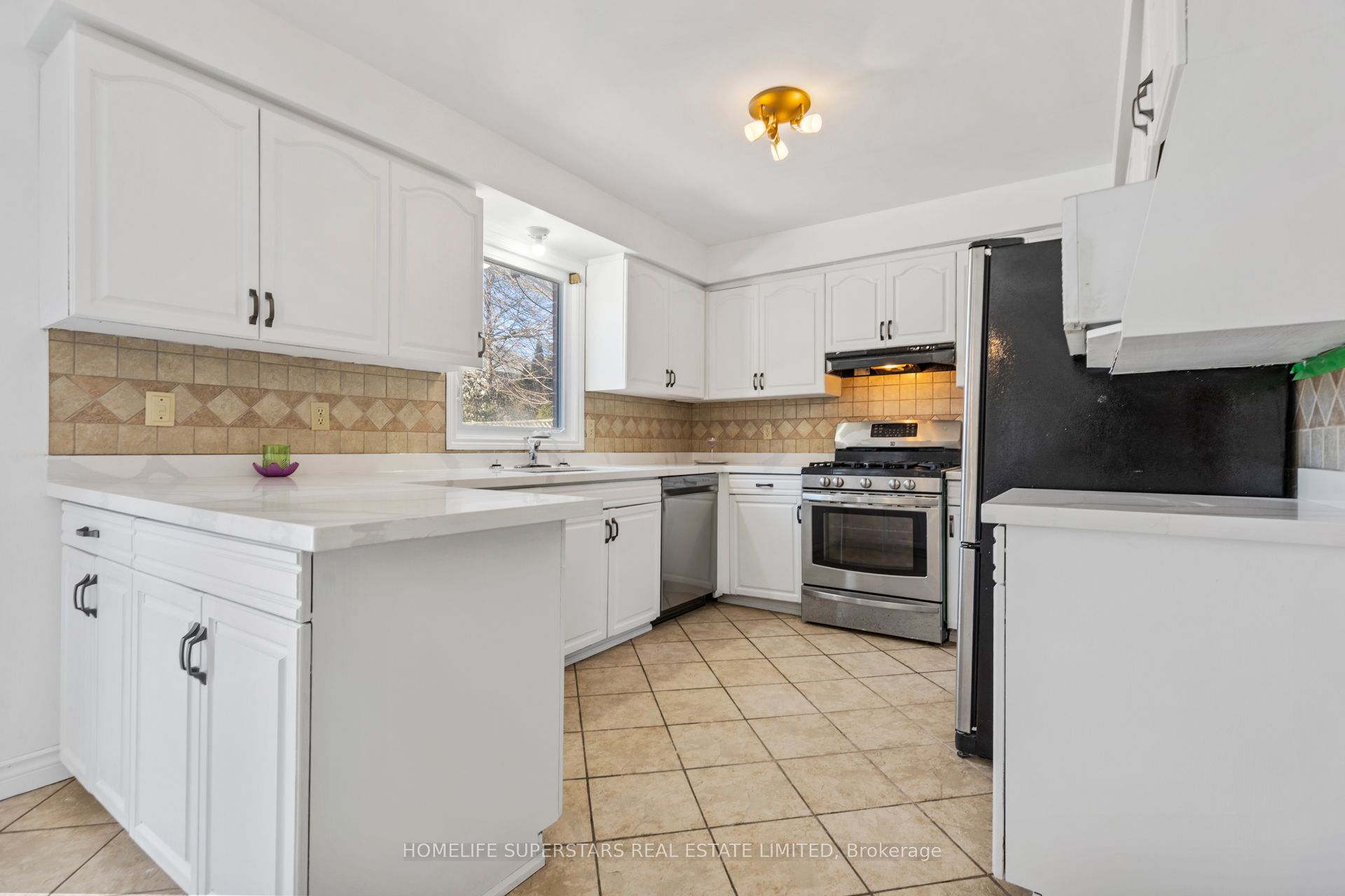 1565 Hastings Drive Property Photo 11