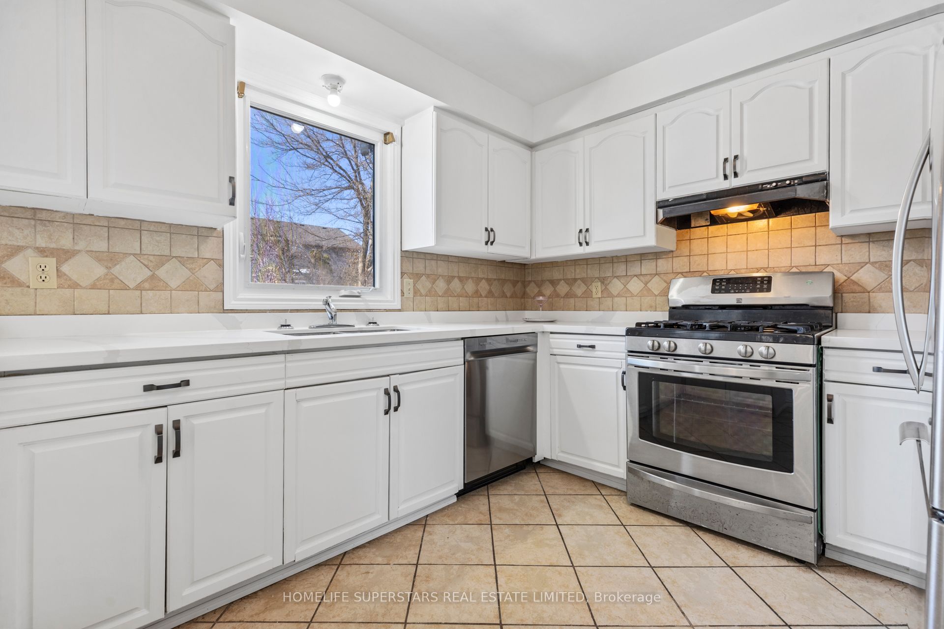 1565 Hastings Drive Property Photo 12