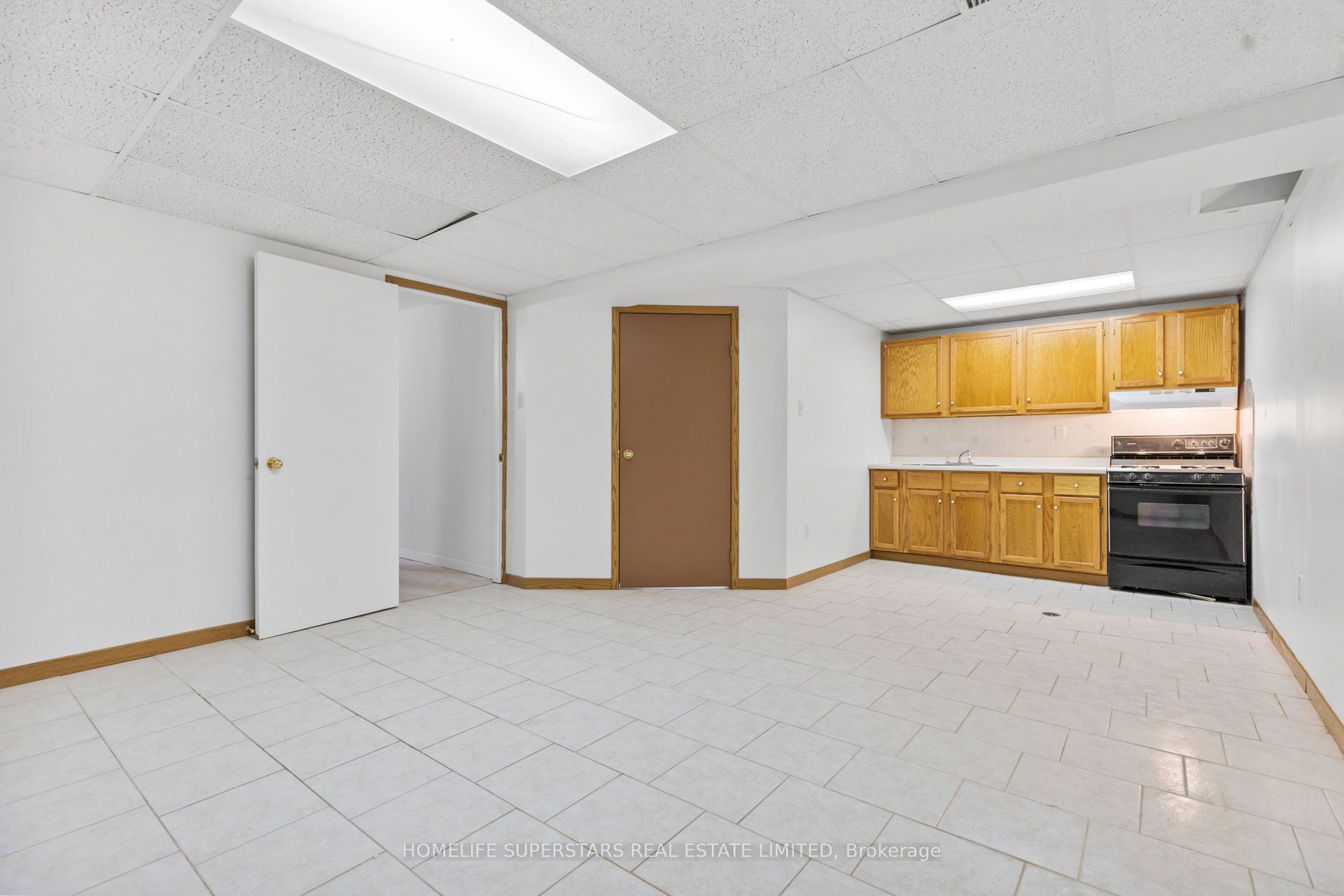 1565 Hastings Drive Property Photo 21