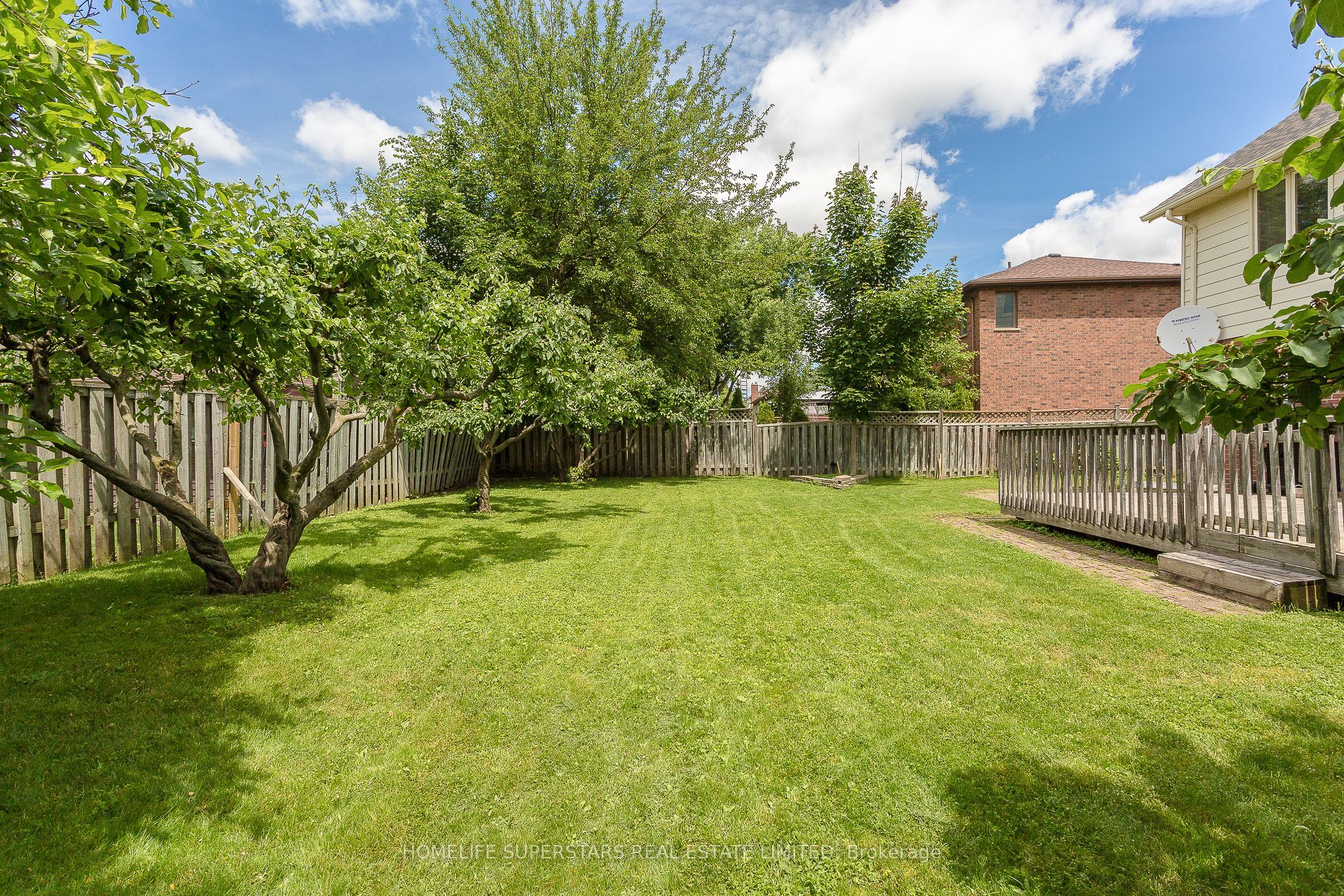 1565 Hastings Drive Property Photo 24