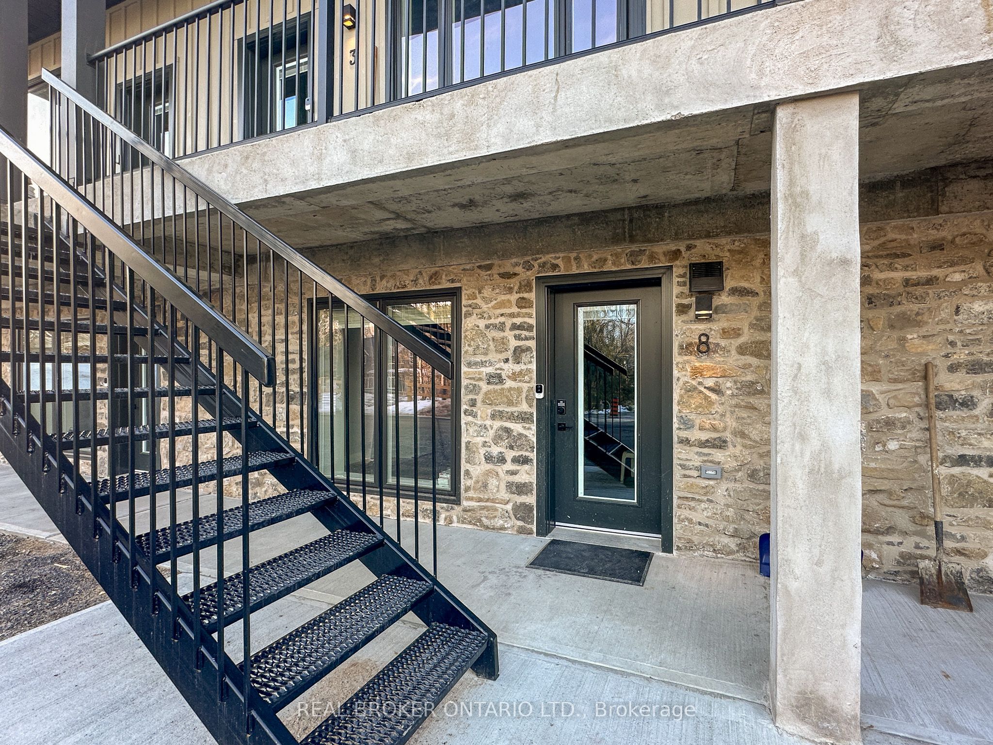 8 Clothier St W Property Photo