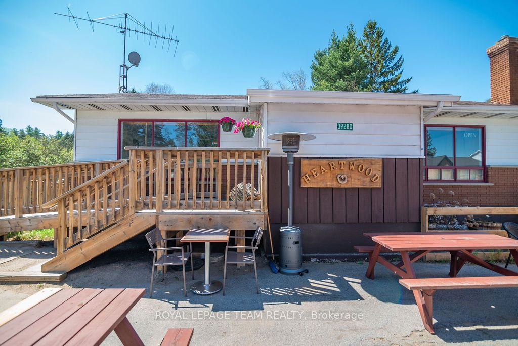 39280 Combermere Rd Property Photo