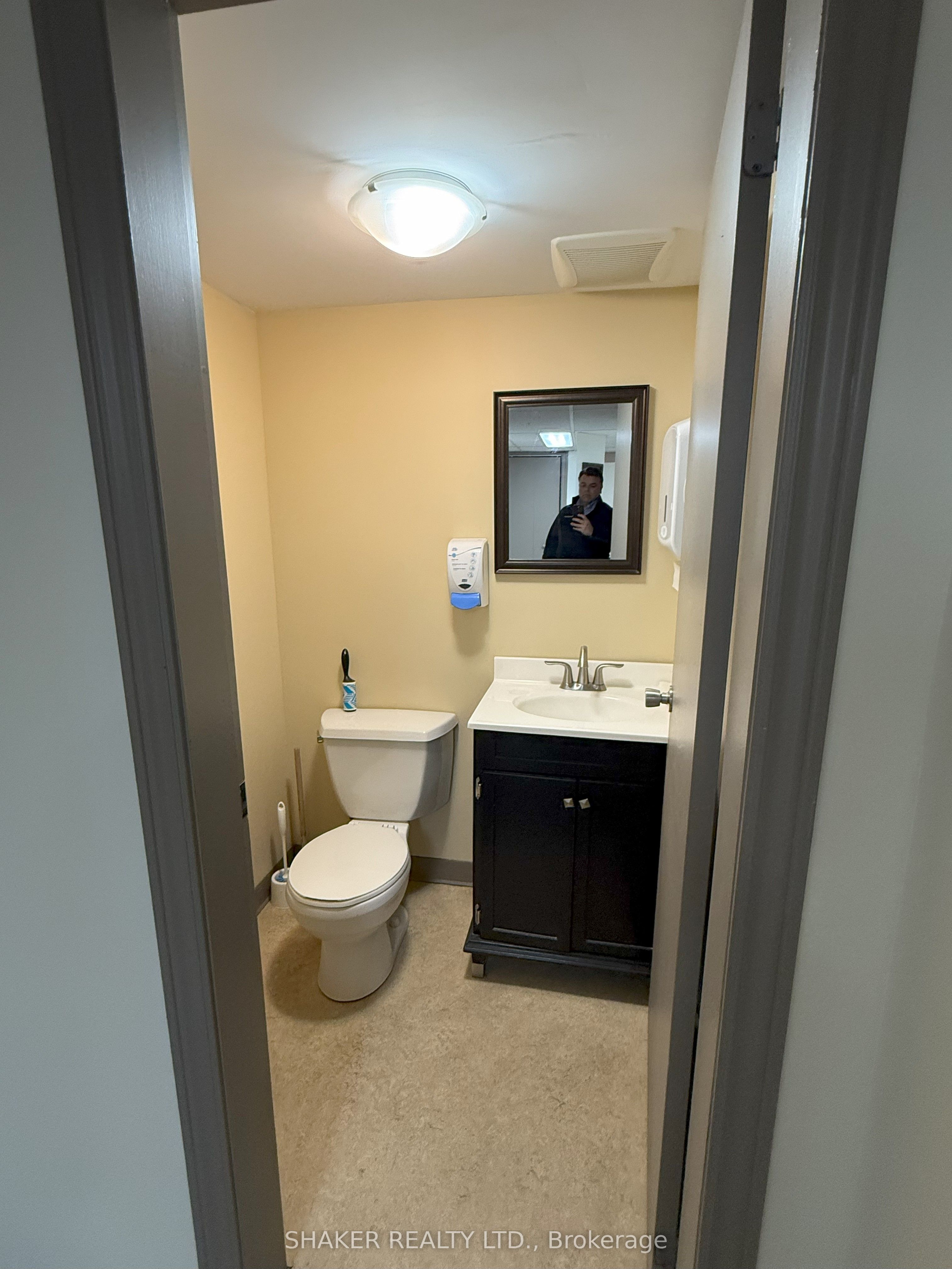 270 Elgin St Property Photo 29