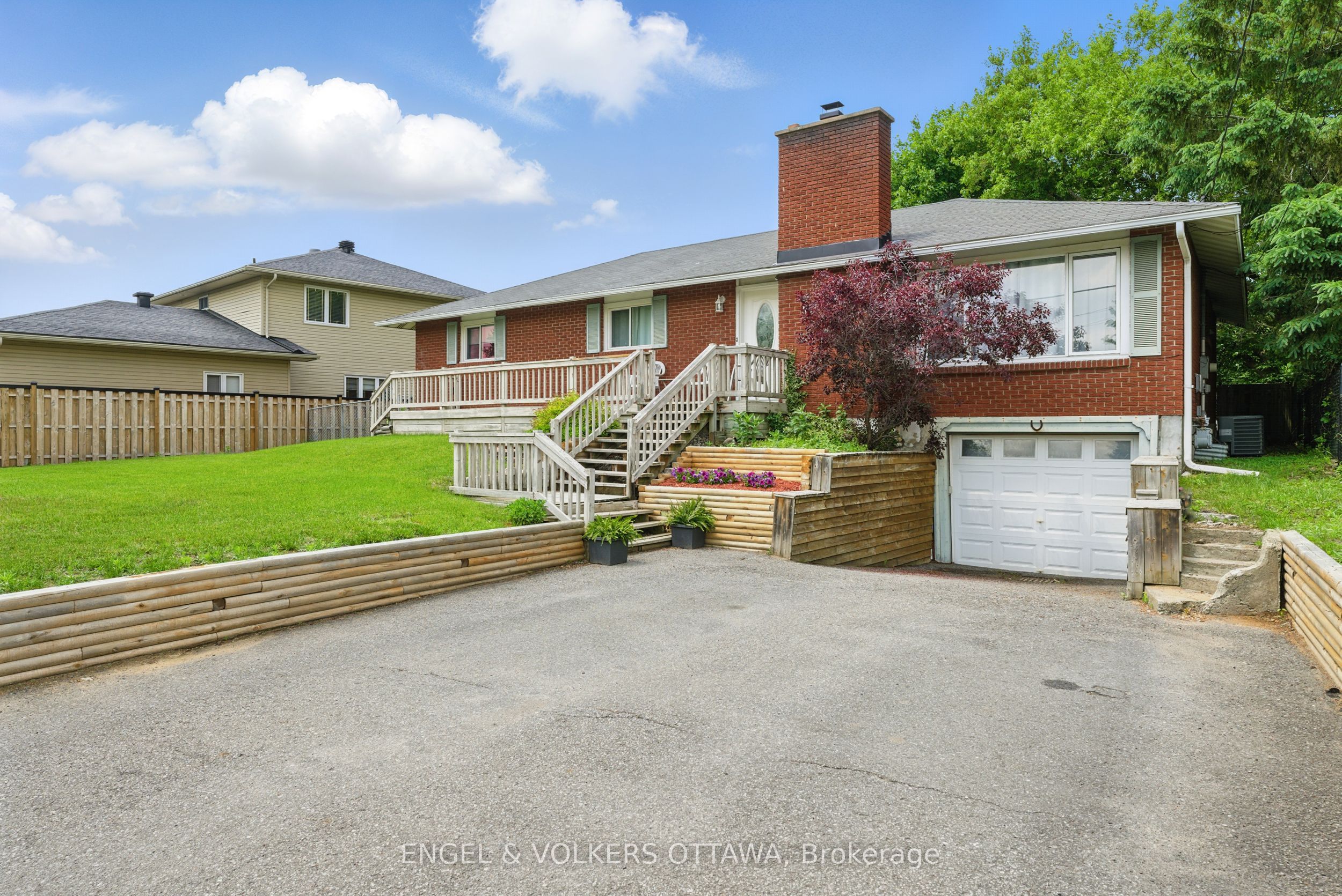 1427 Rosebella Avenue Property Photo 2