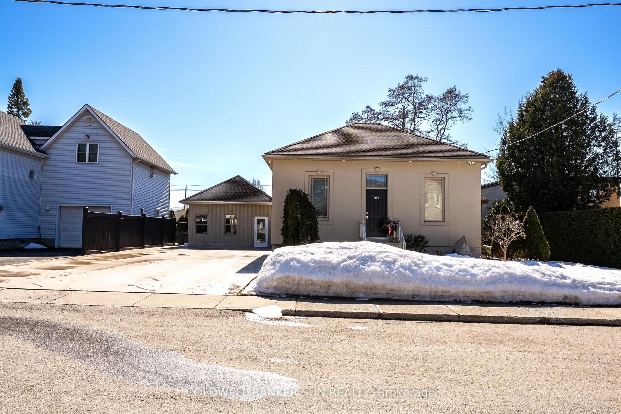 768 Lawrason Street Property Photo 1