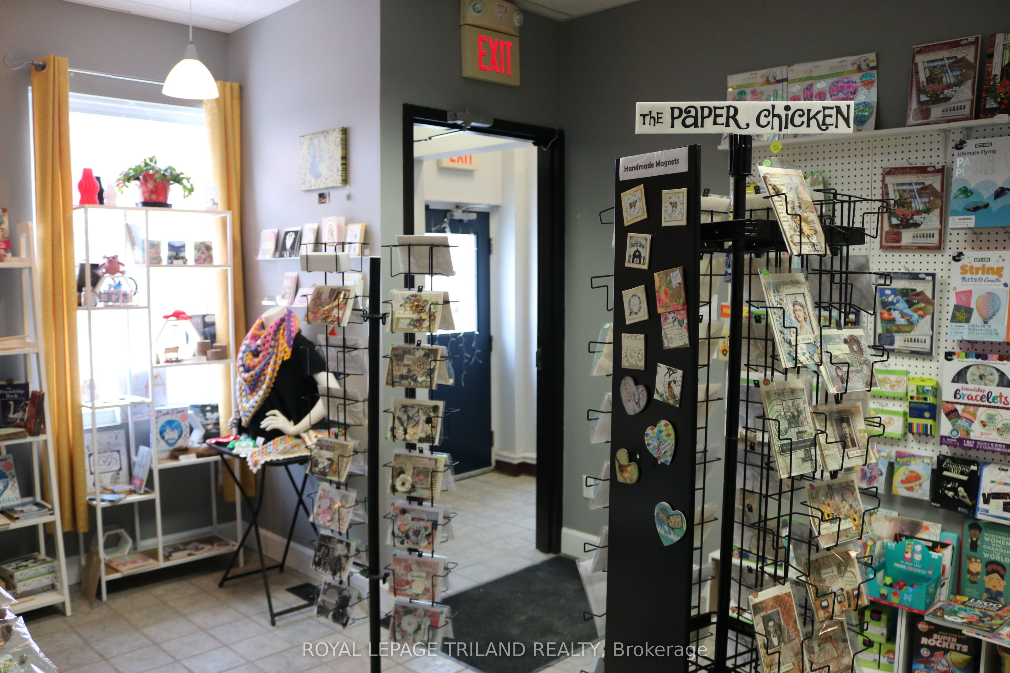 #main Floor - 656 Talbot Street Property Photo 10