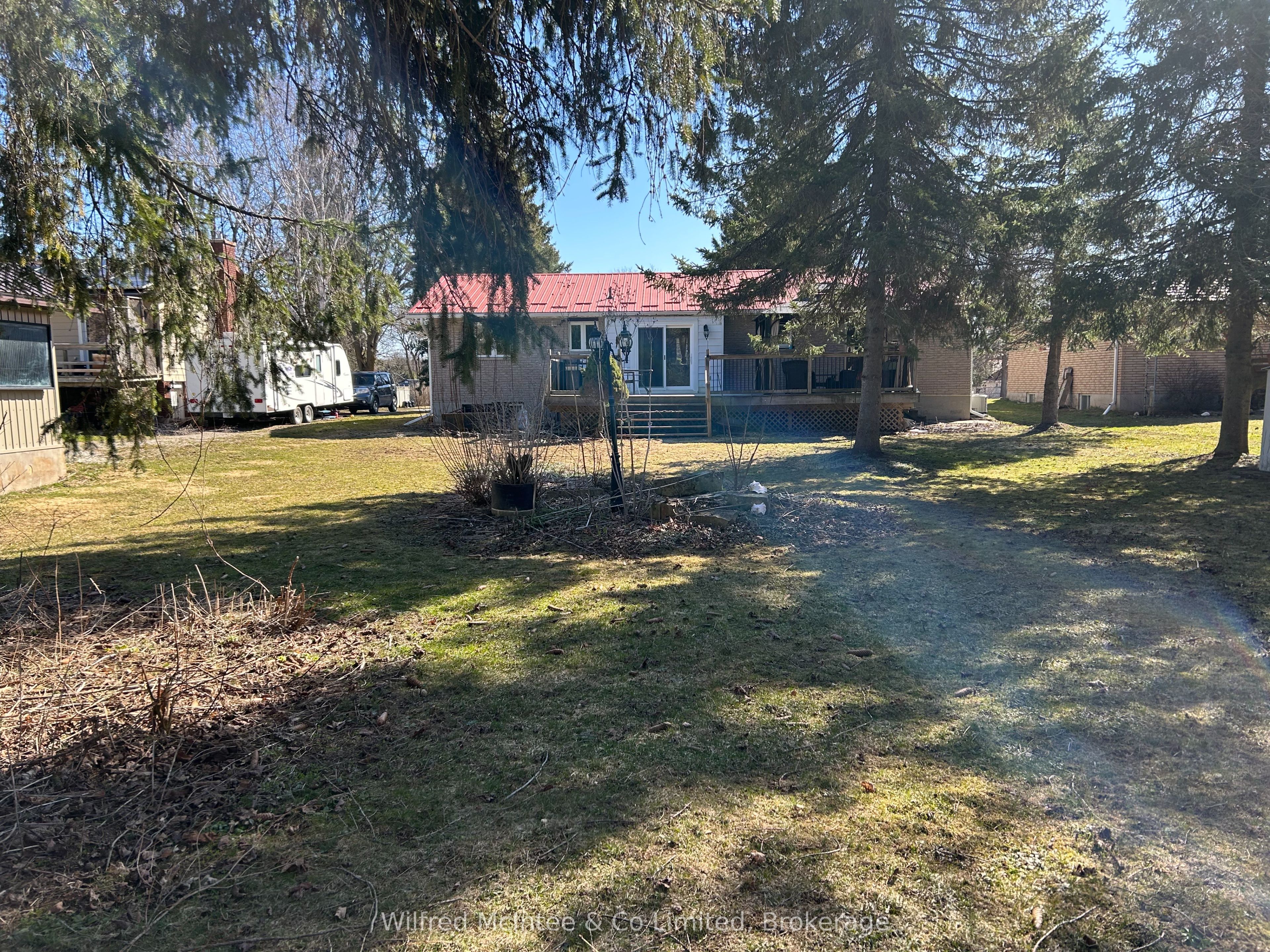 558 Queen Street Property Photo 6