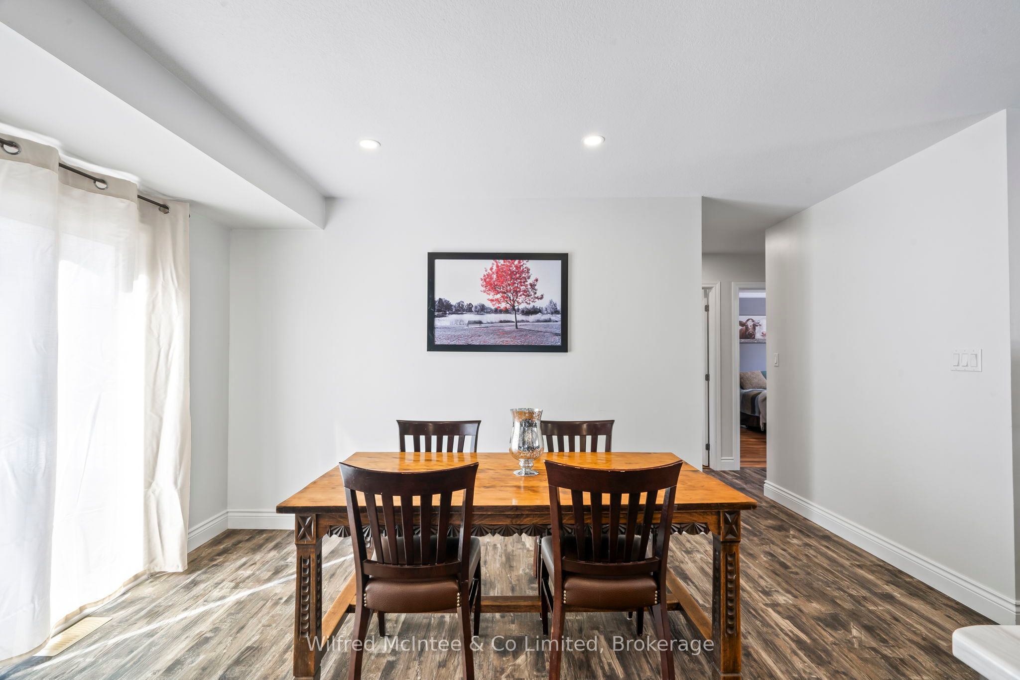 558 Queen Street Property Photo 19