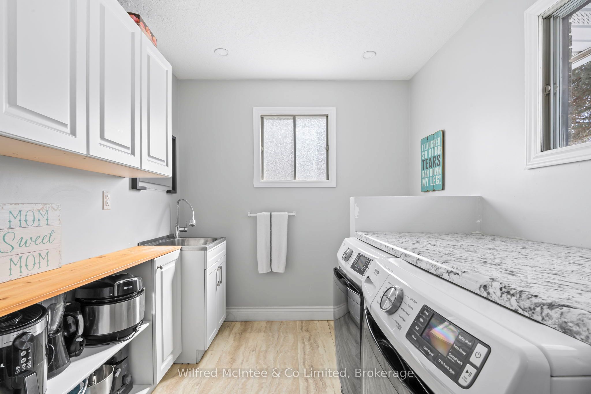 558 Queen Street Property Photo 26