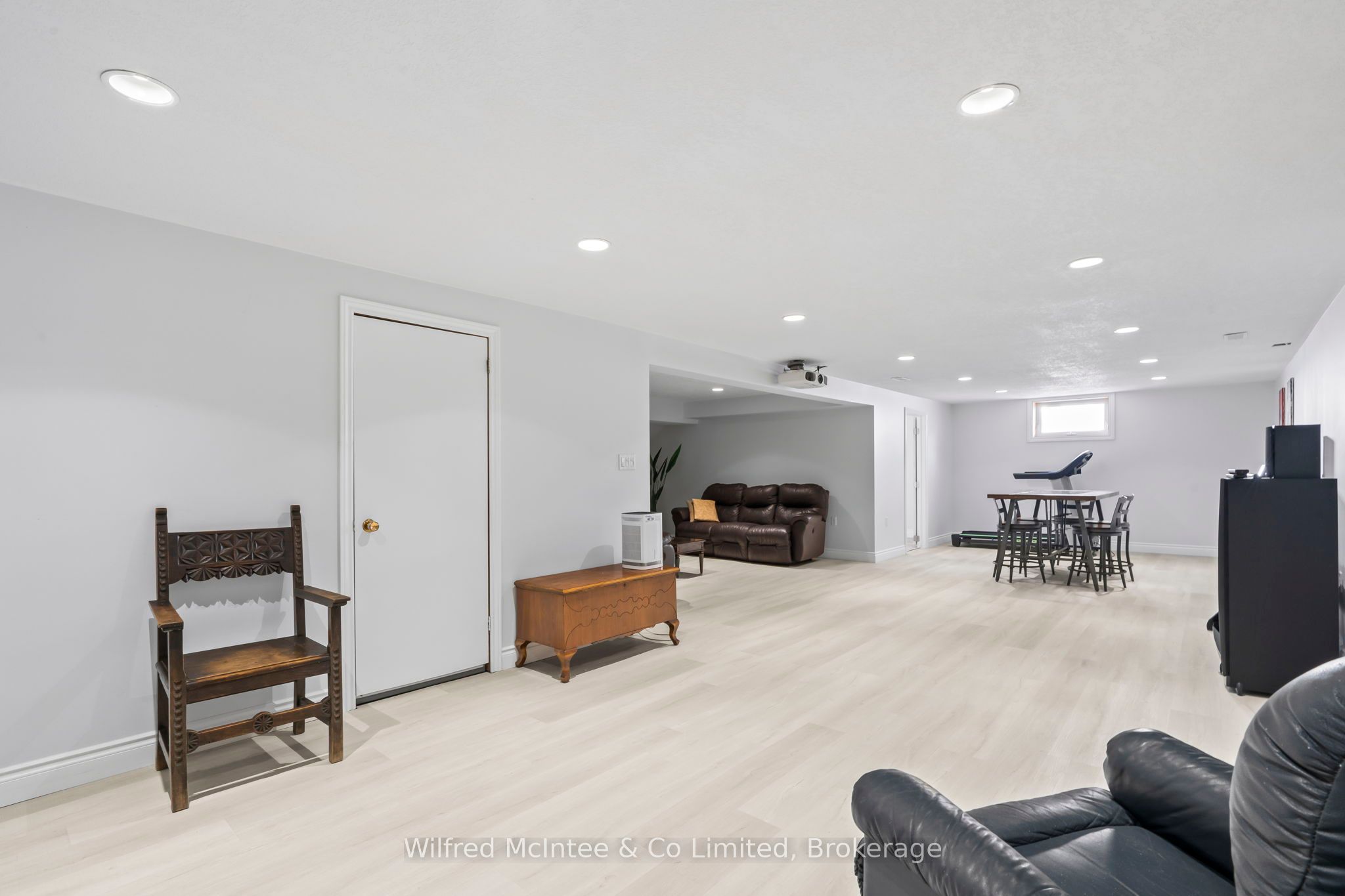 558 Queen Street Property Photo 30