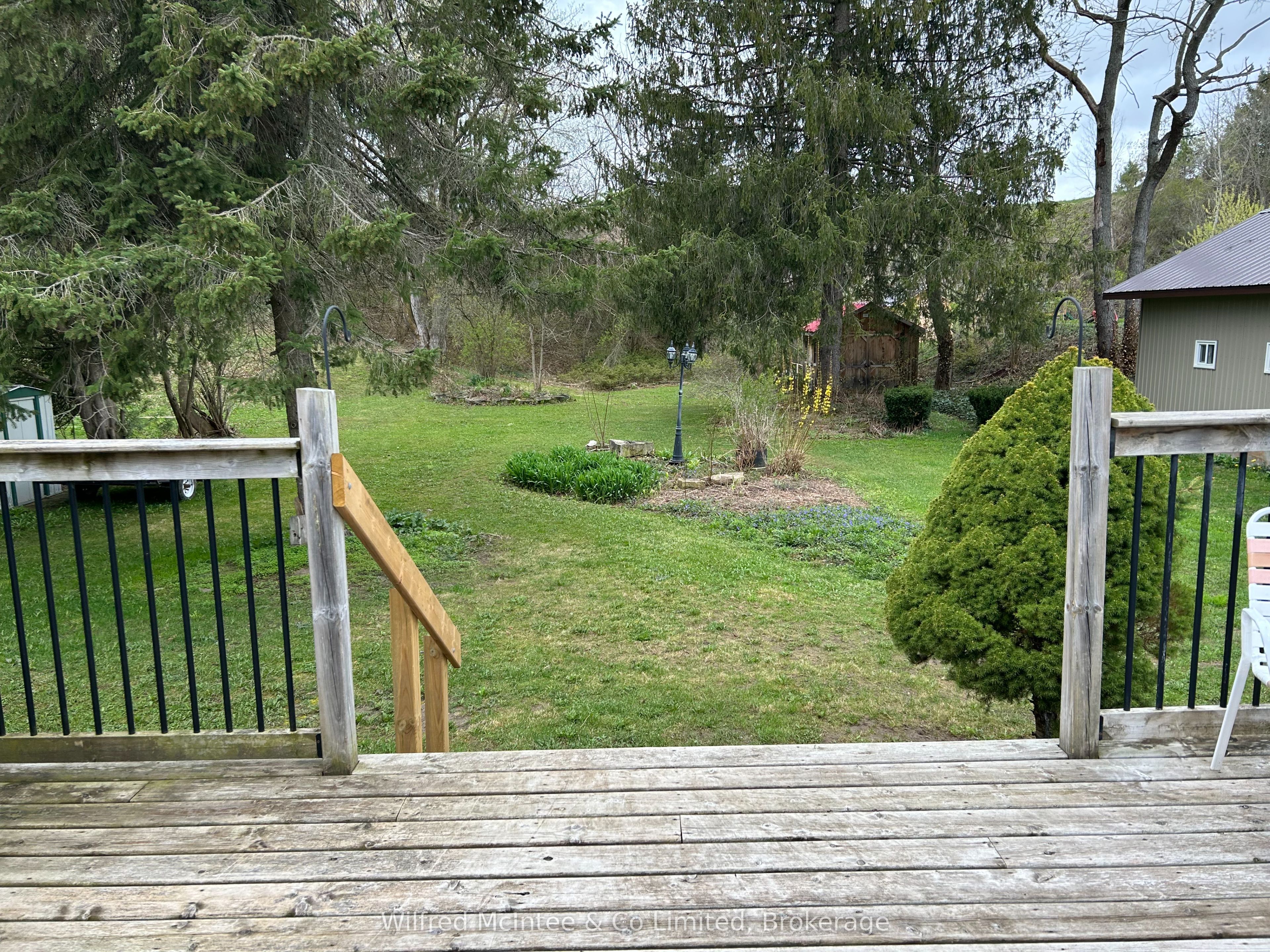558 Queen Street Property Photo 35