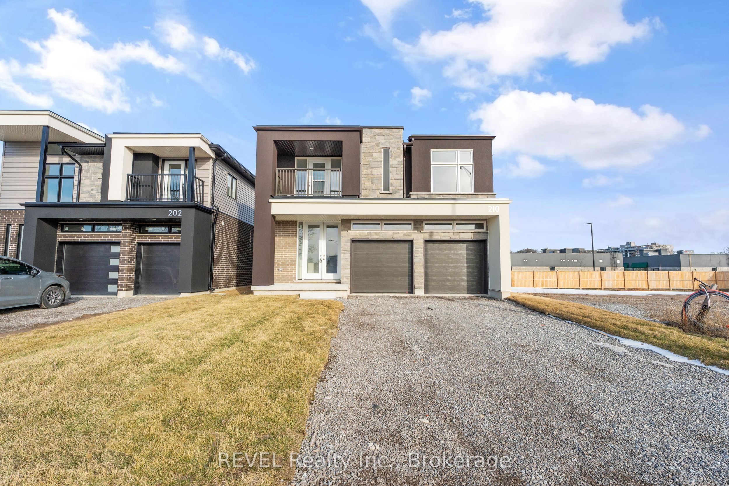 210 Wellandvale Drive Property Photo 1