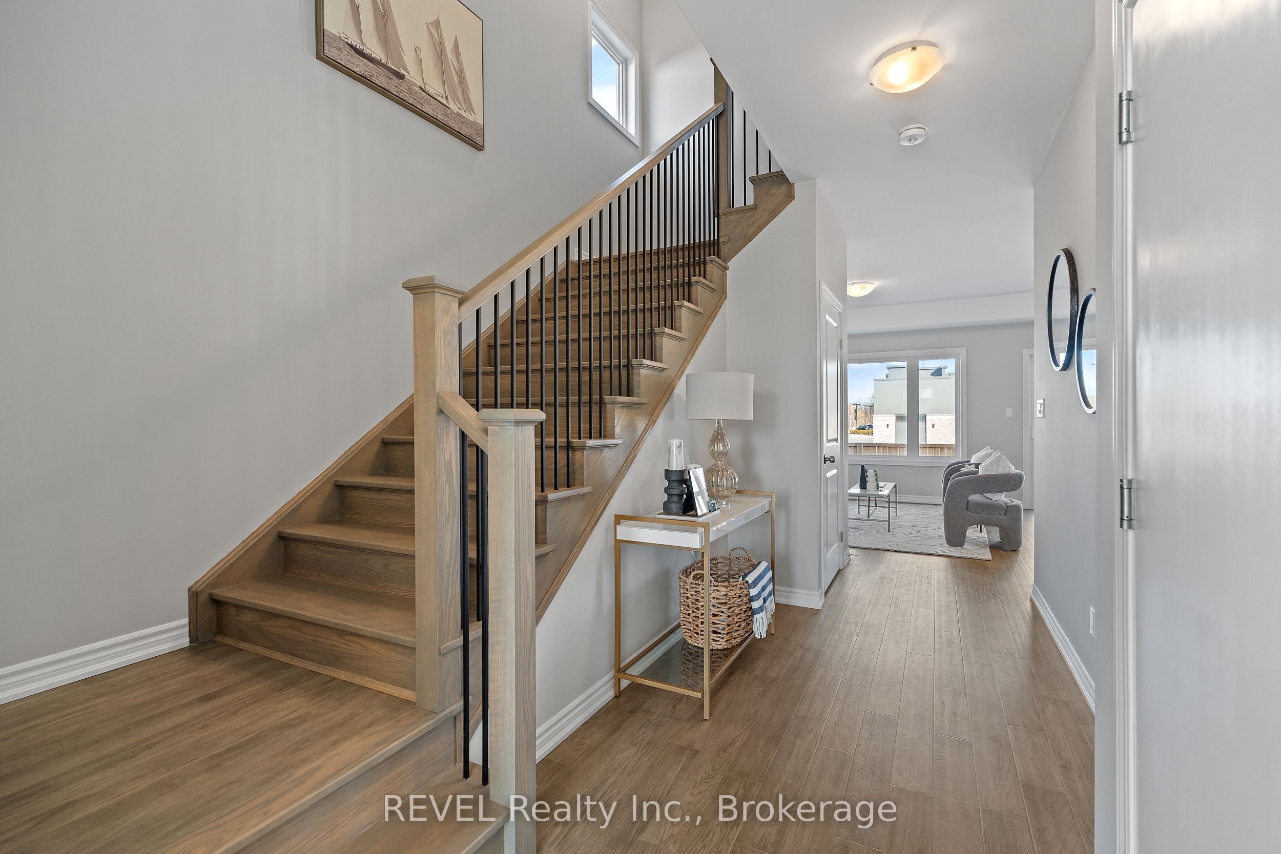 210 Wellandvale Drive Property Photo 6