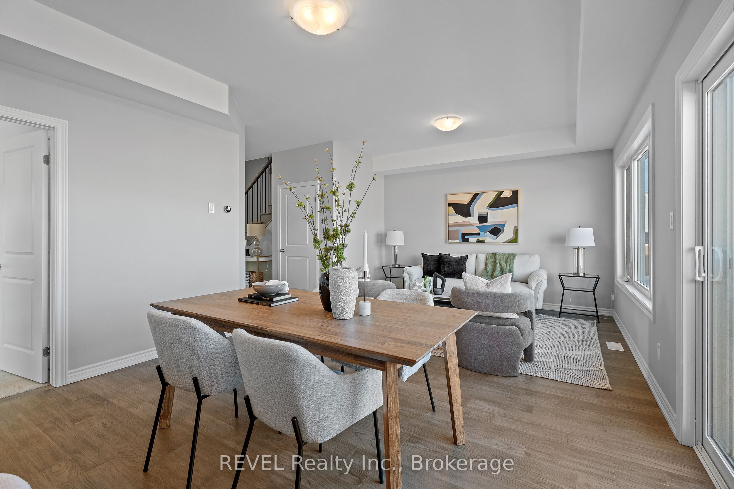 210 Wellandvale Drive Property Photo 11