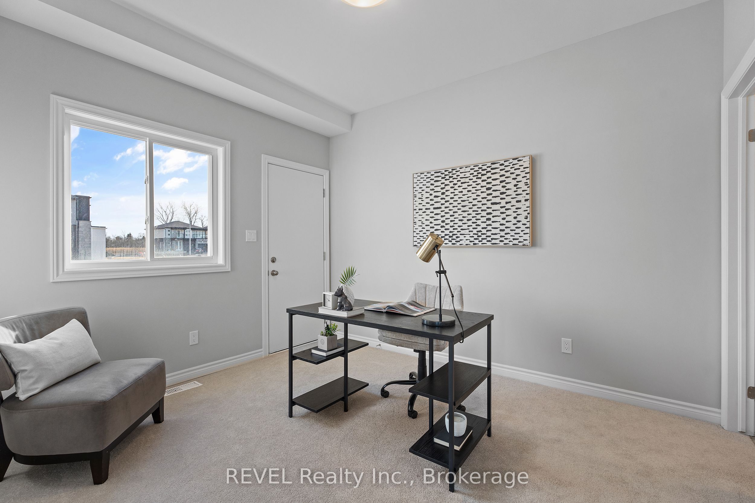 210 Wellandvale Drive Property Photo 15