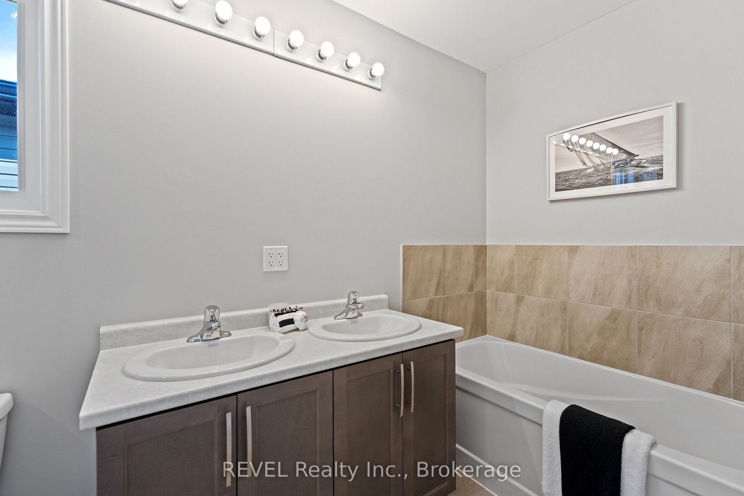 210 Wellandvale Drive Property Photo 21