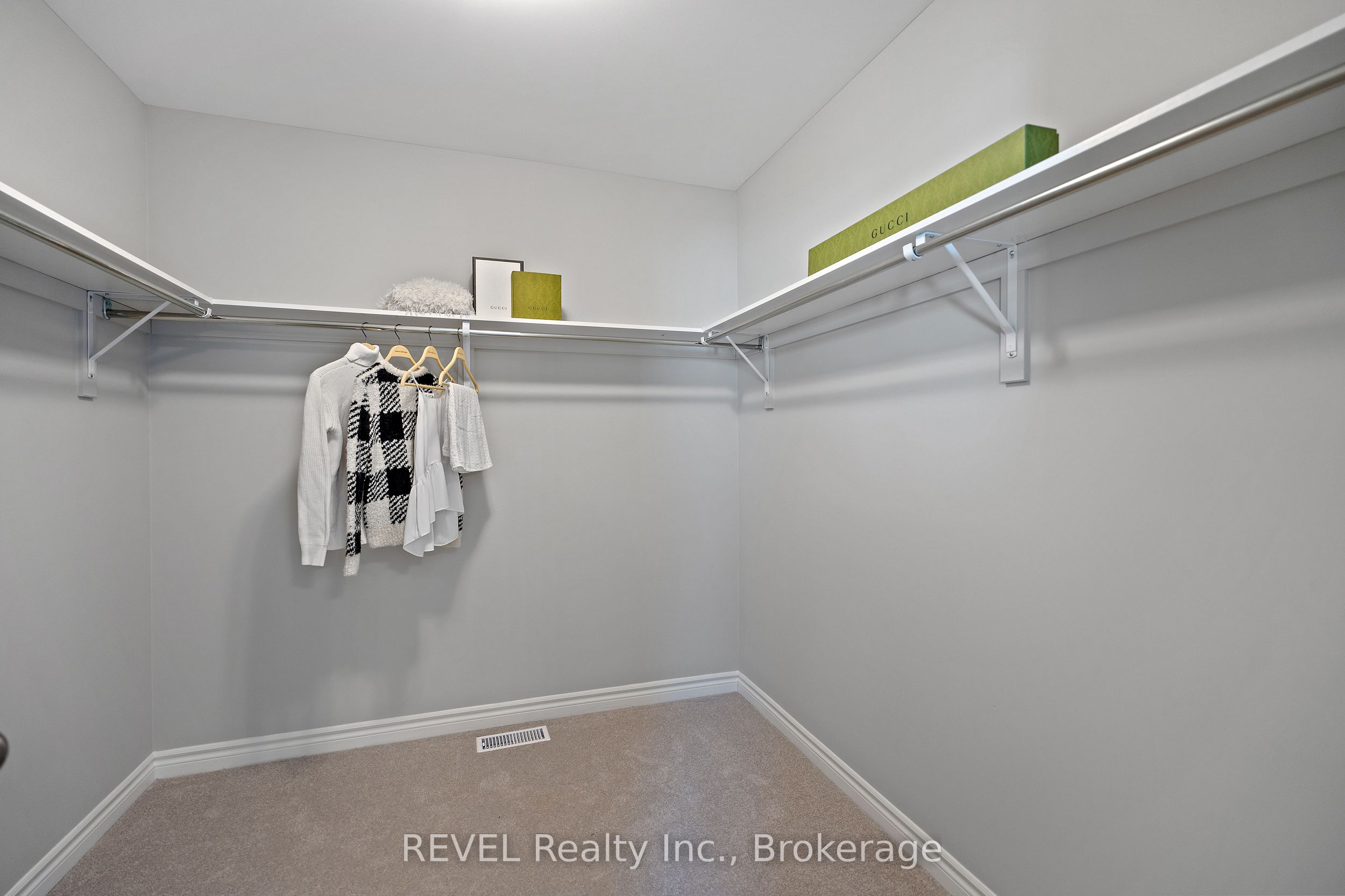 210 Wellandvale Drive Property Photo 22