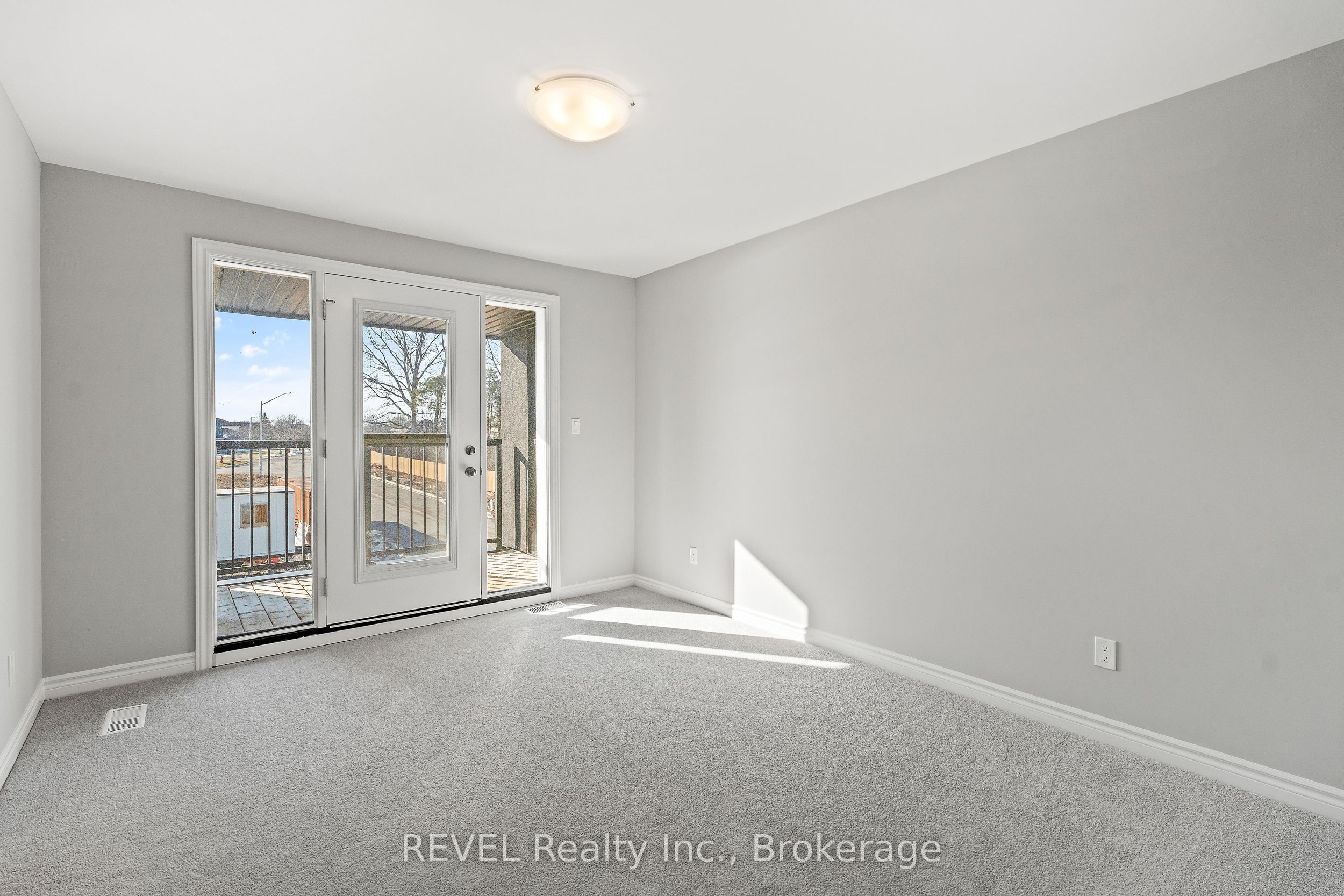 210 Wellandvale Drive Property Photo 23
