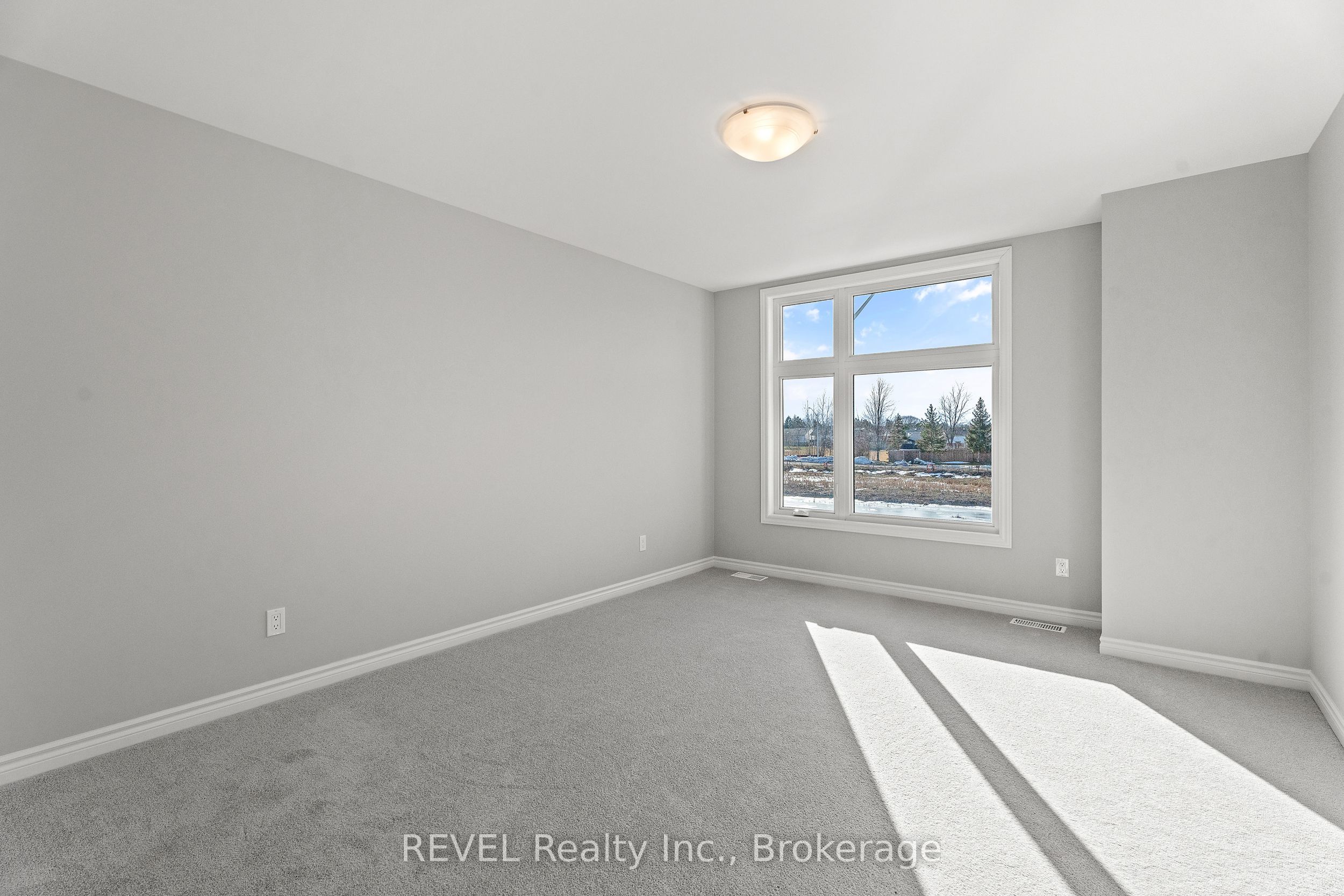 210 Wellandvale Drive Property Photo 24