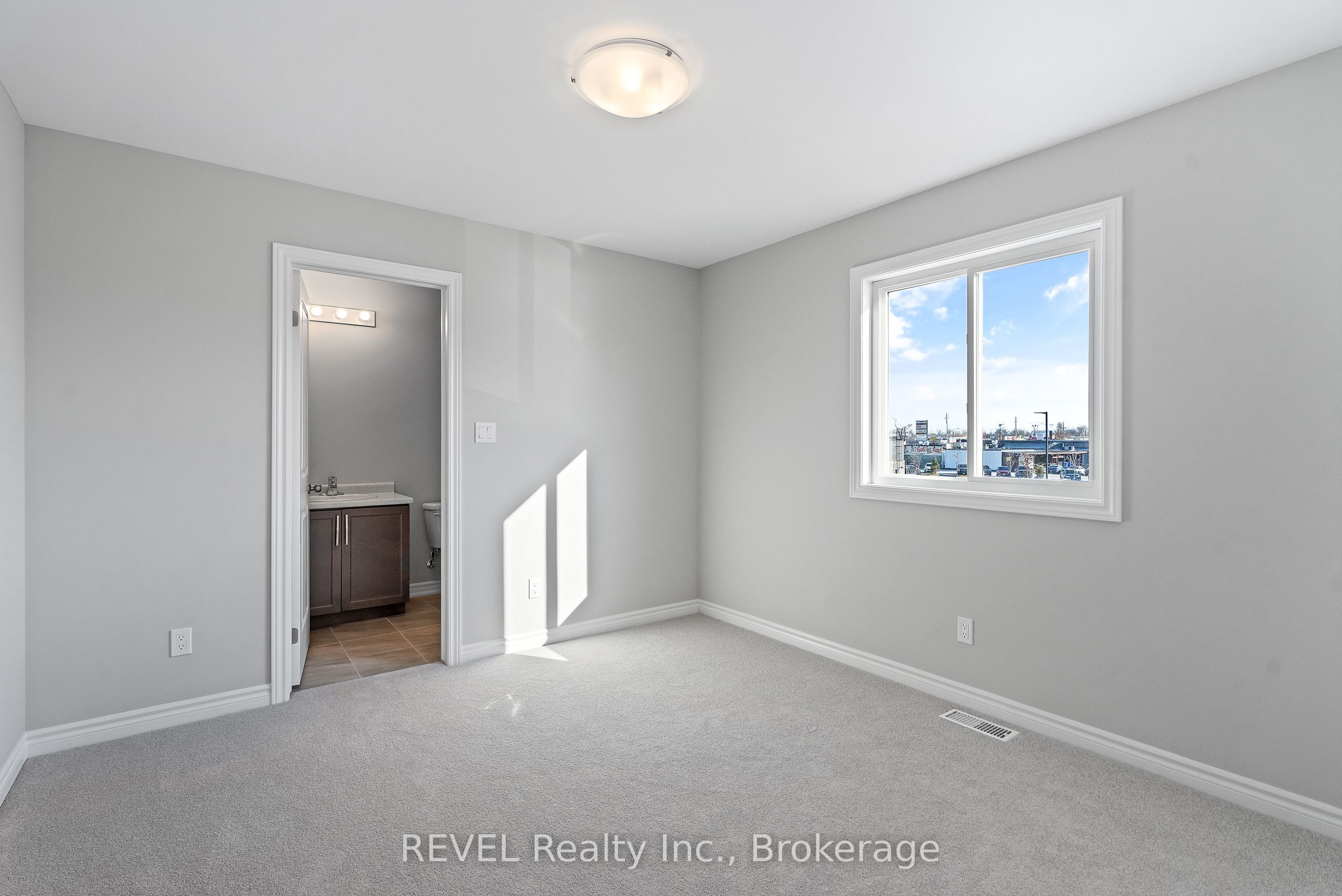 210 Wellandvale Drive Property Photo 25