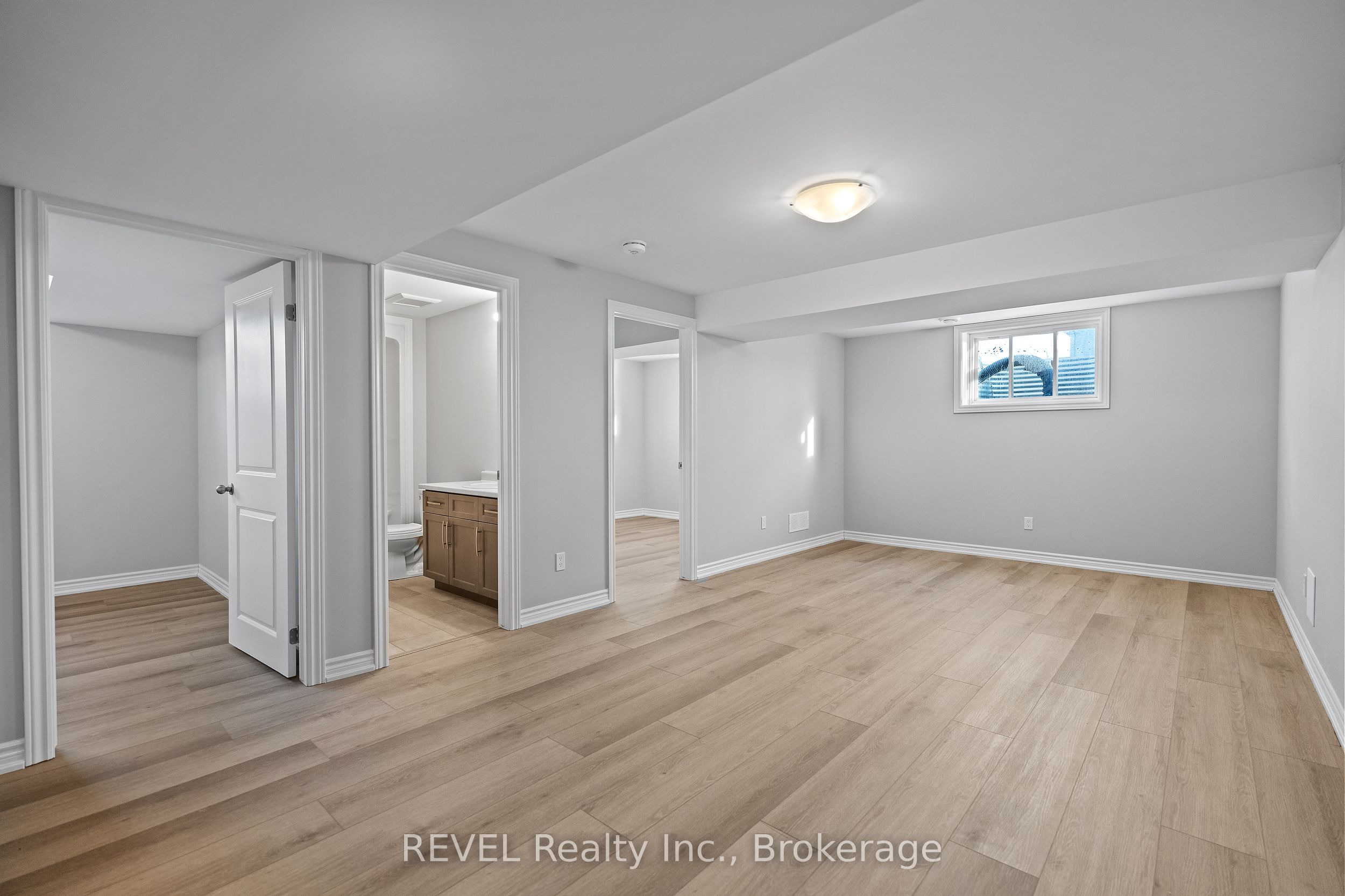 210 Wellandvale Drive Property Photo 28