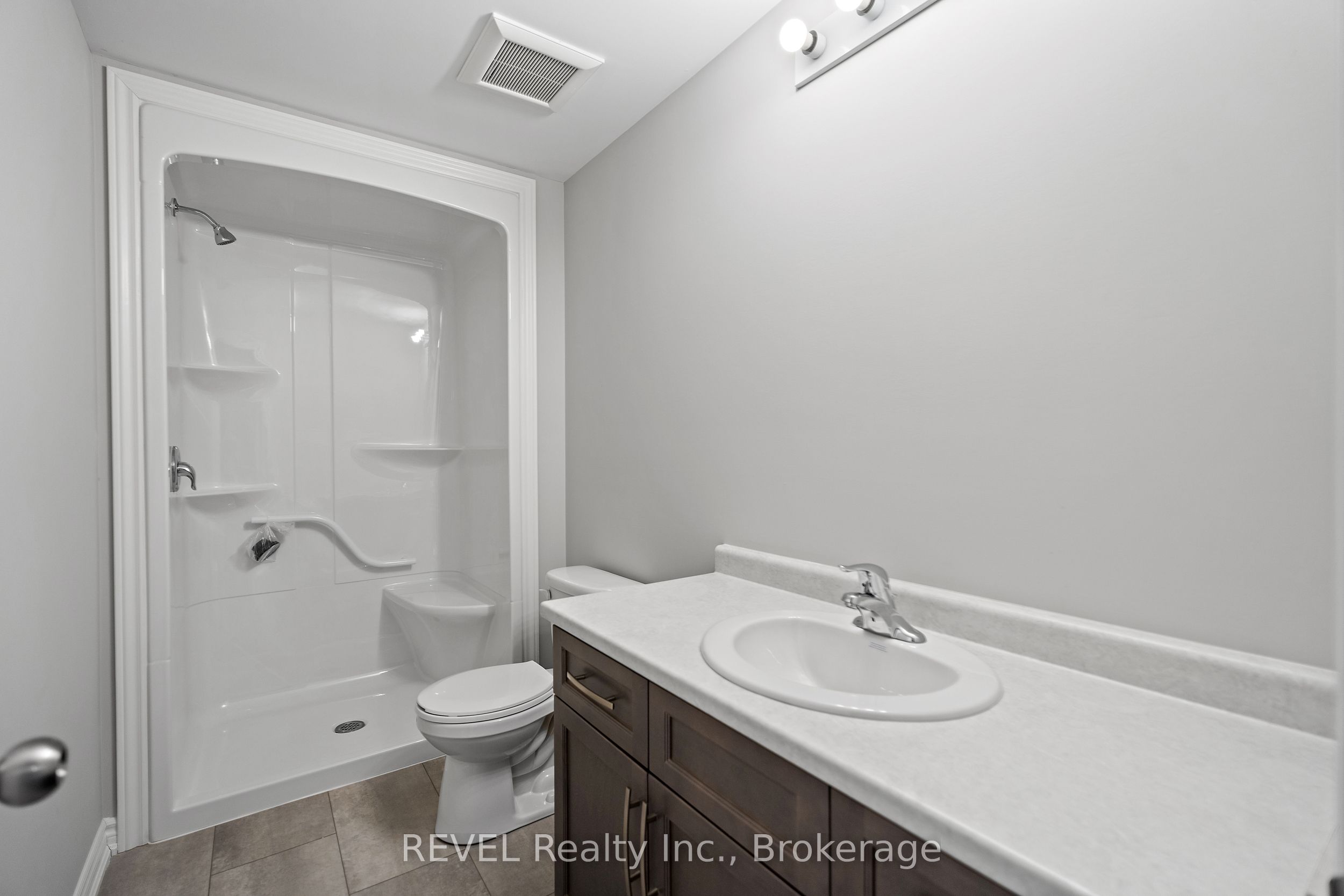 210 Wellandvale Drive Property Photo 31