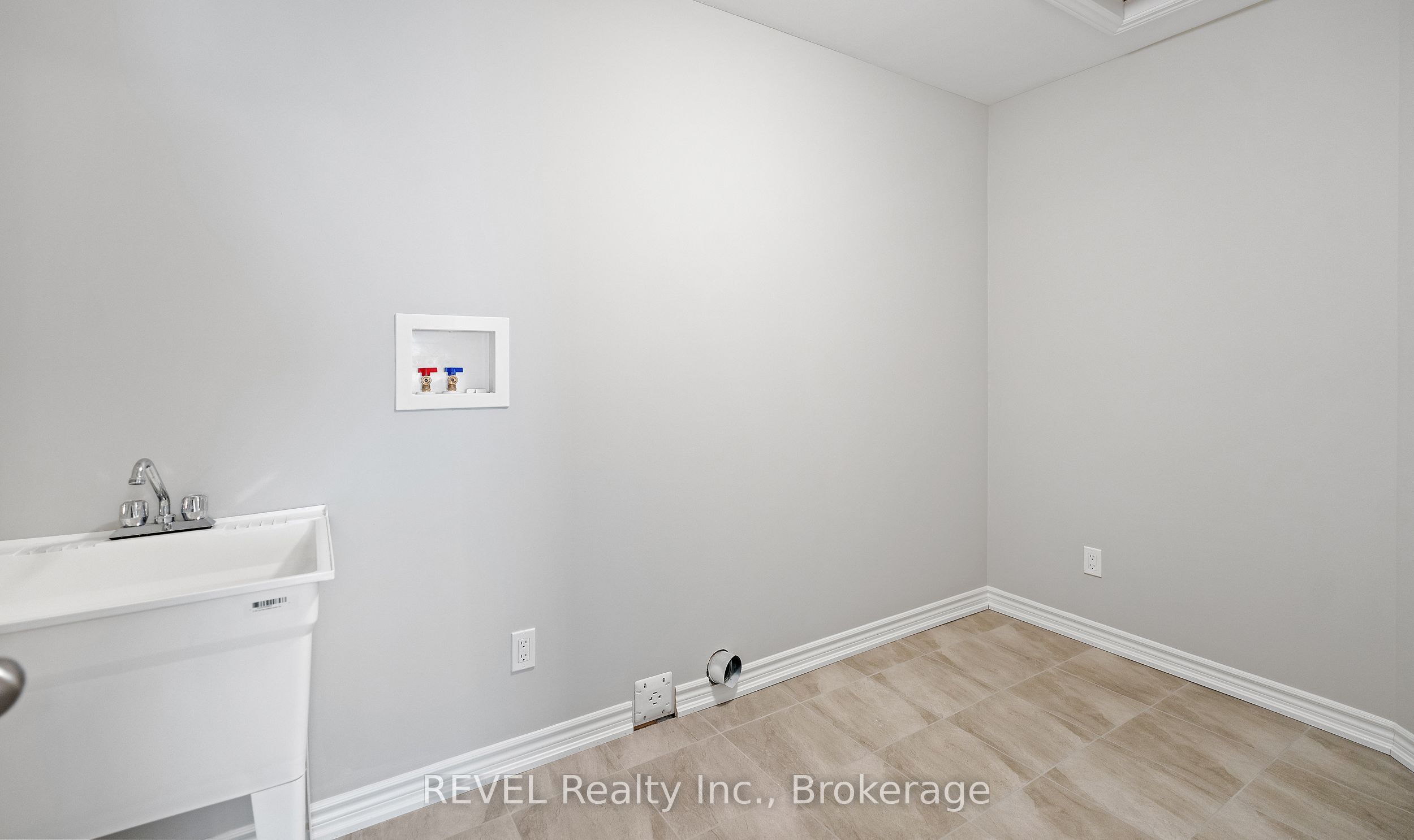 210 Wellandvale Drive Property Photo 32