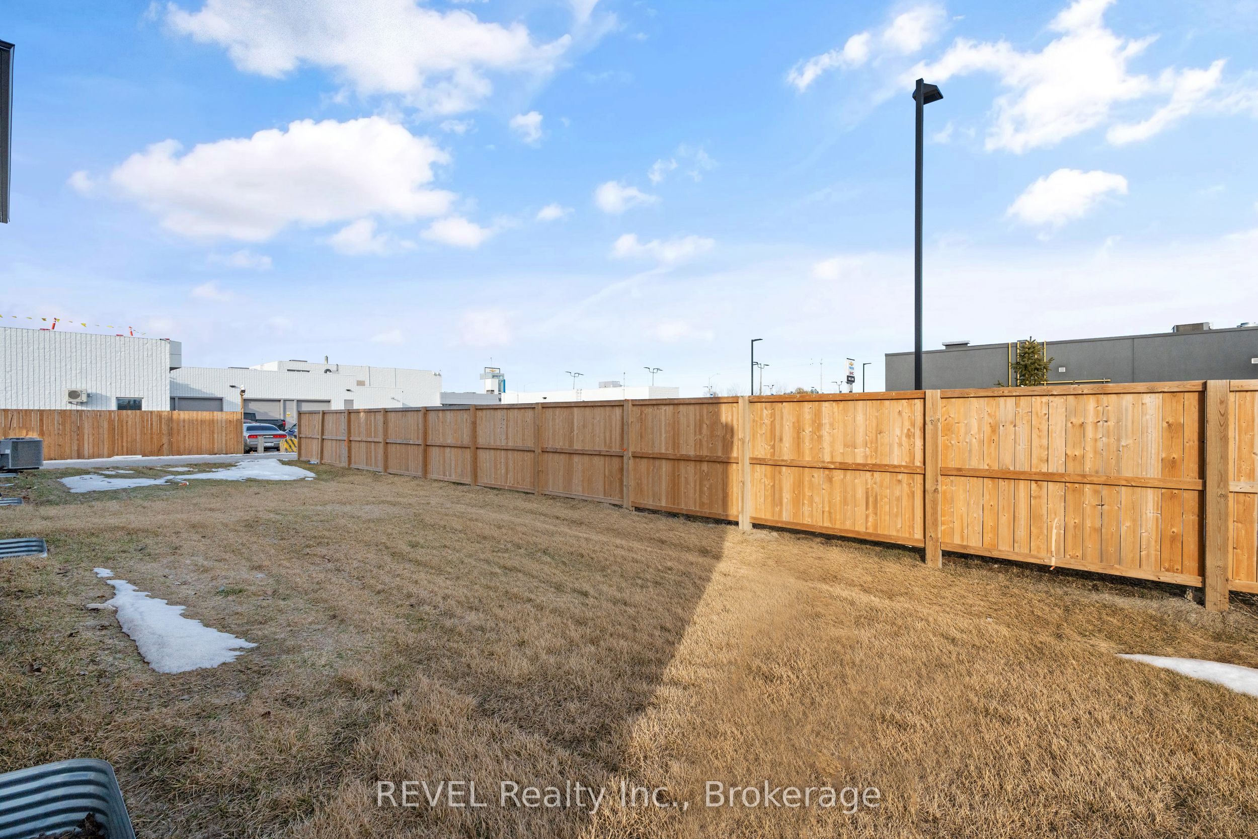 210 Wellandvale Drive Property Photo 33