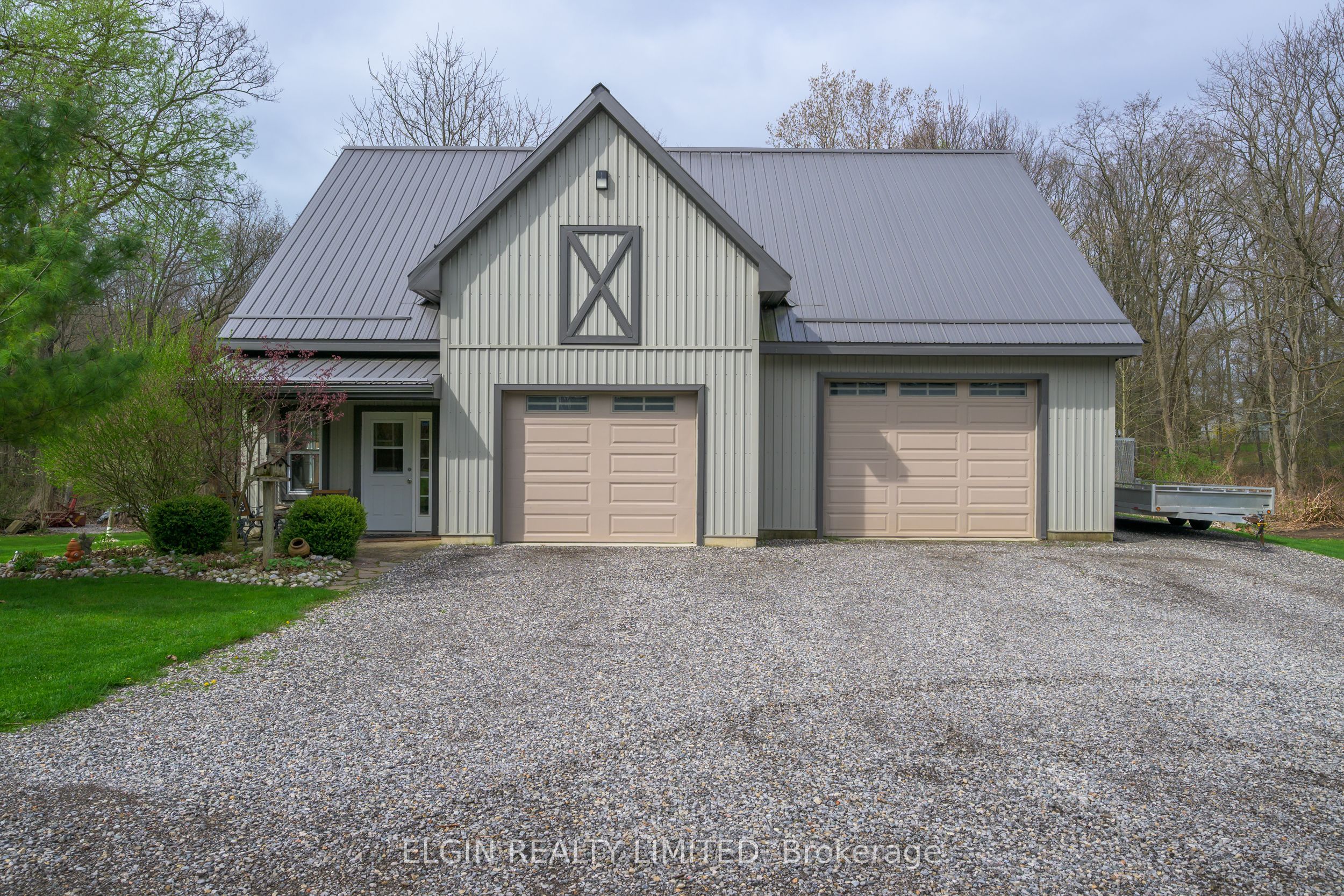 42371 Dexter Line Property Photo 3