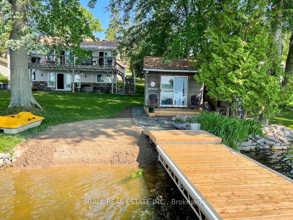 27 Lakeshore Boulevard Property Photo