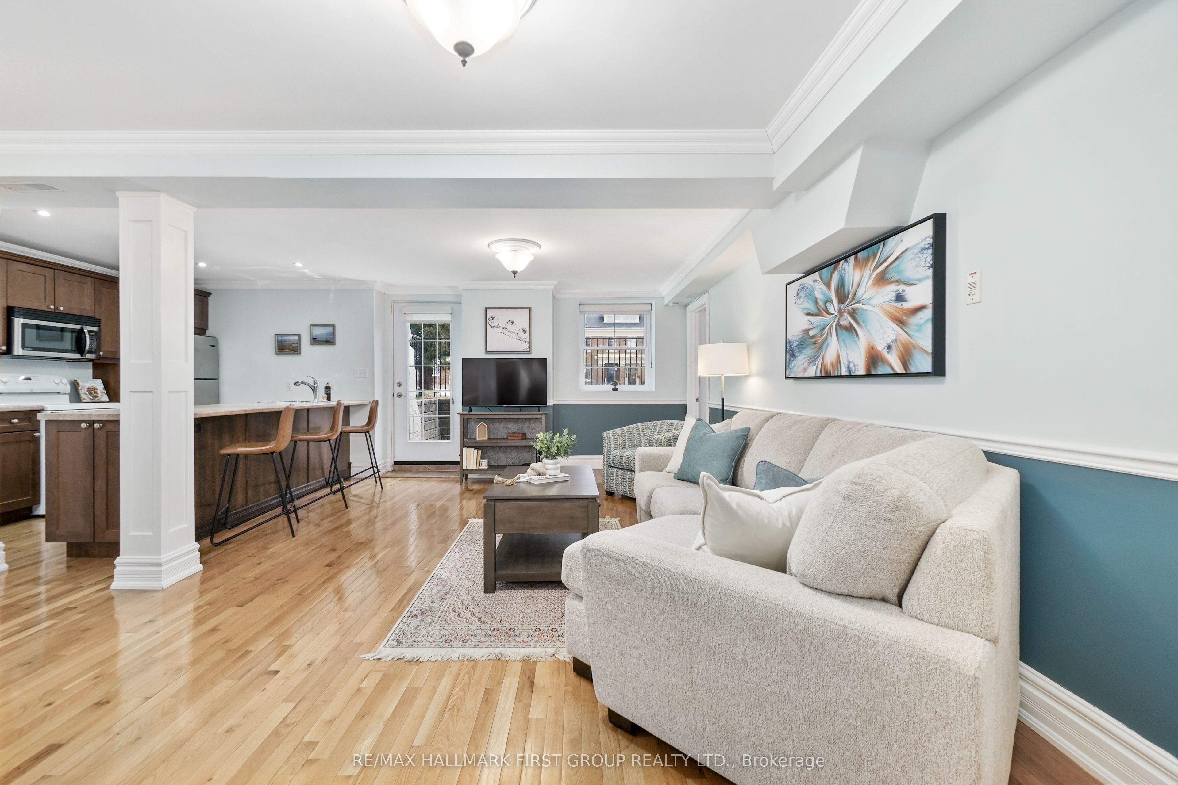 323 George Street 104 Property Photo 6