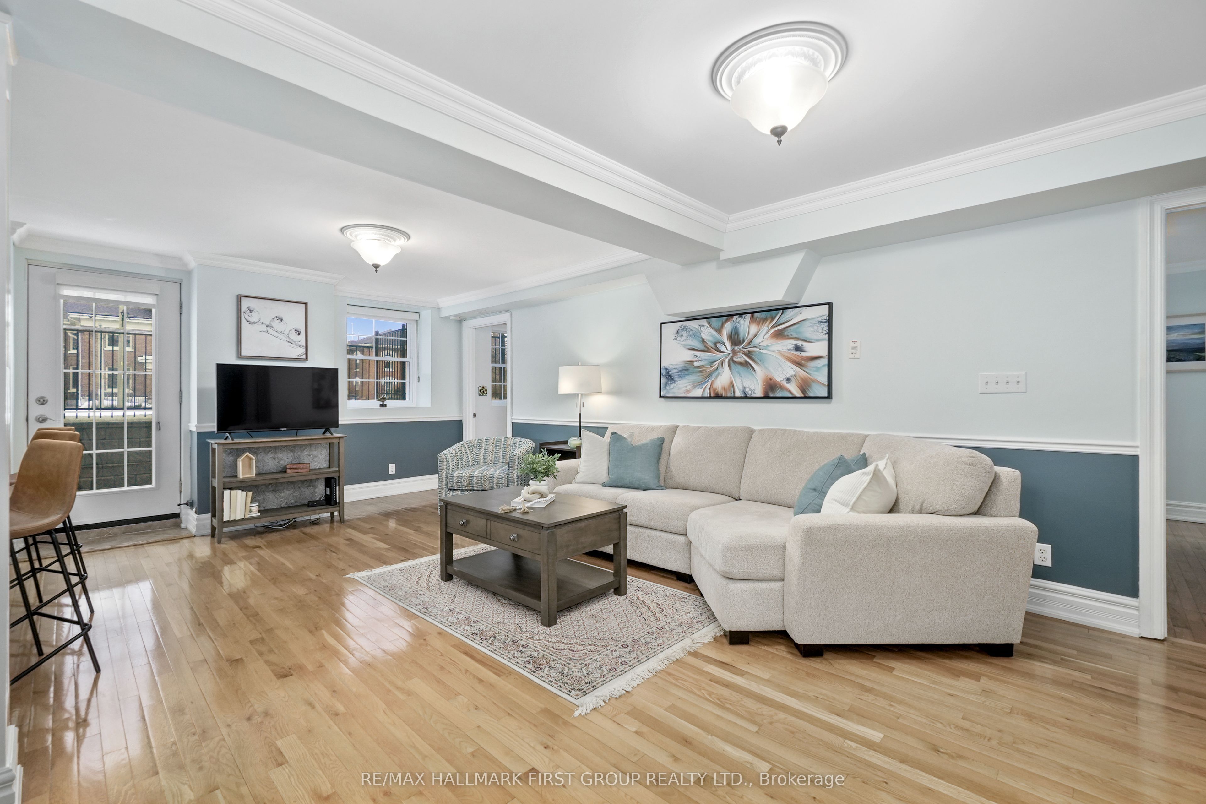 323 George Street 104 Property Photo 8