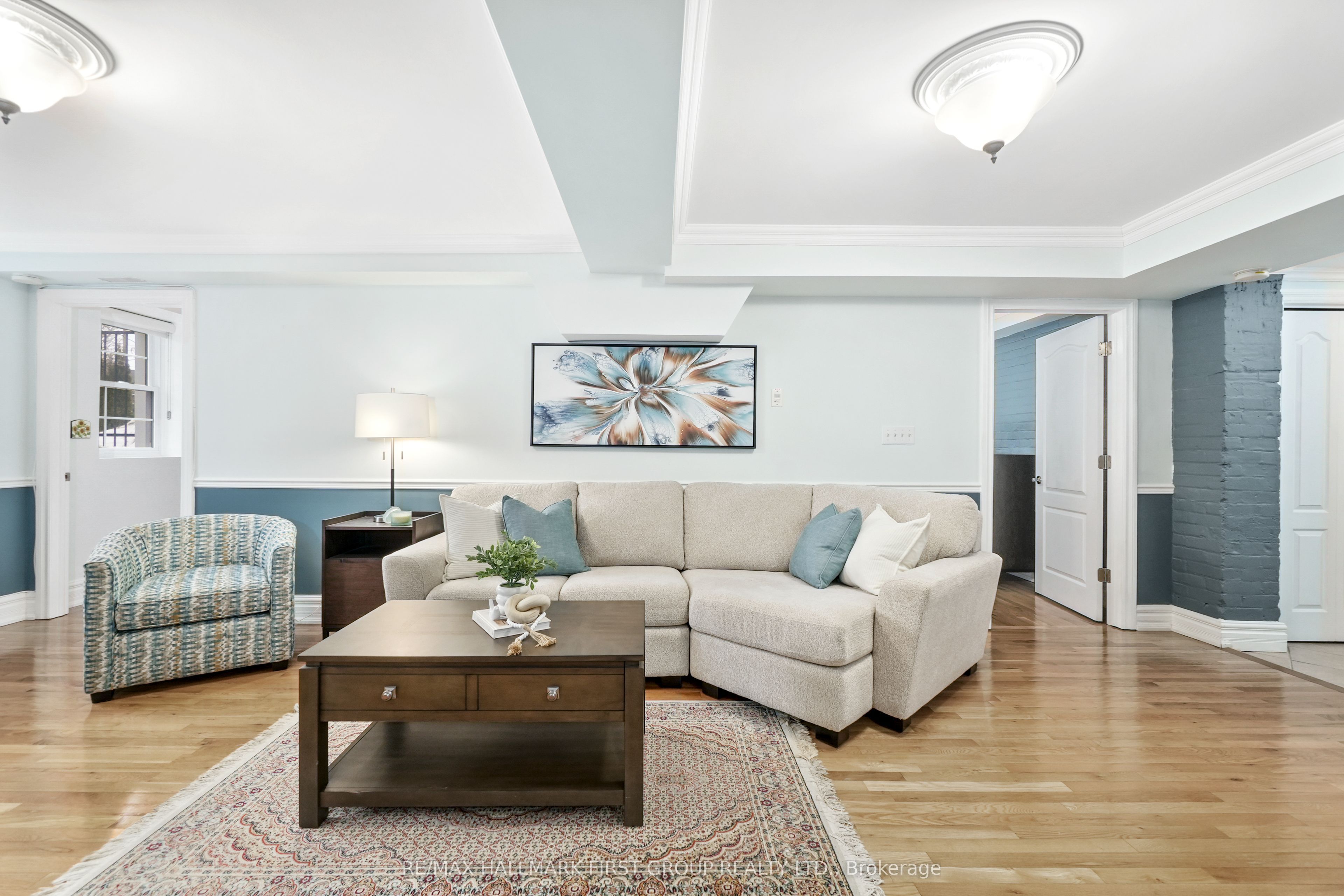 323 George Street 104 Property Photo 9