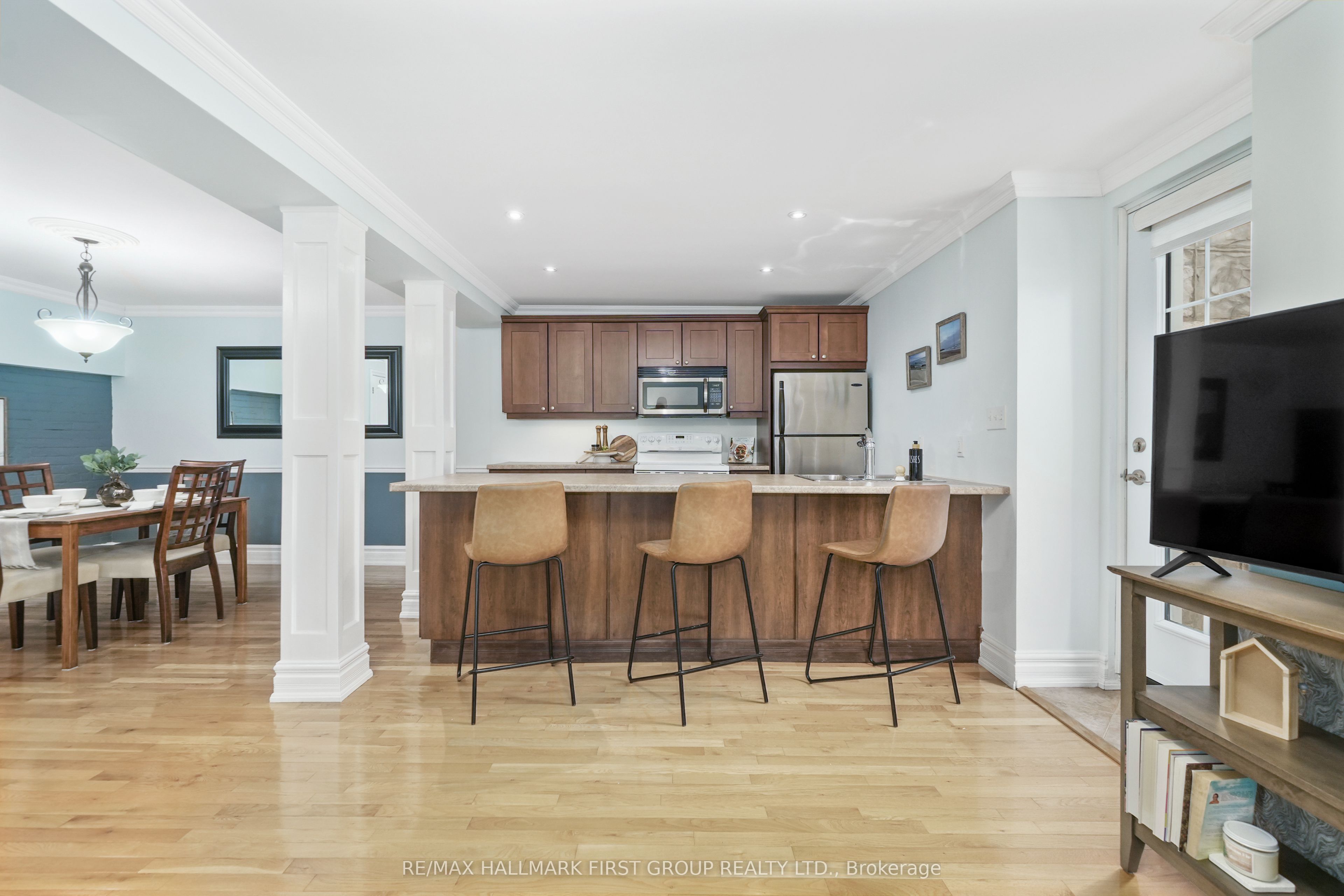 323 George Street 104 Property Photo 14