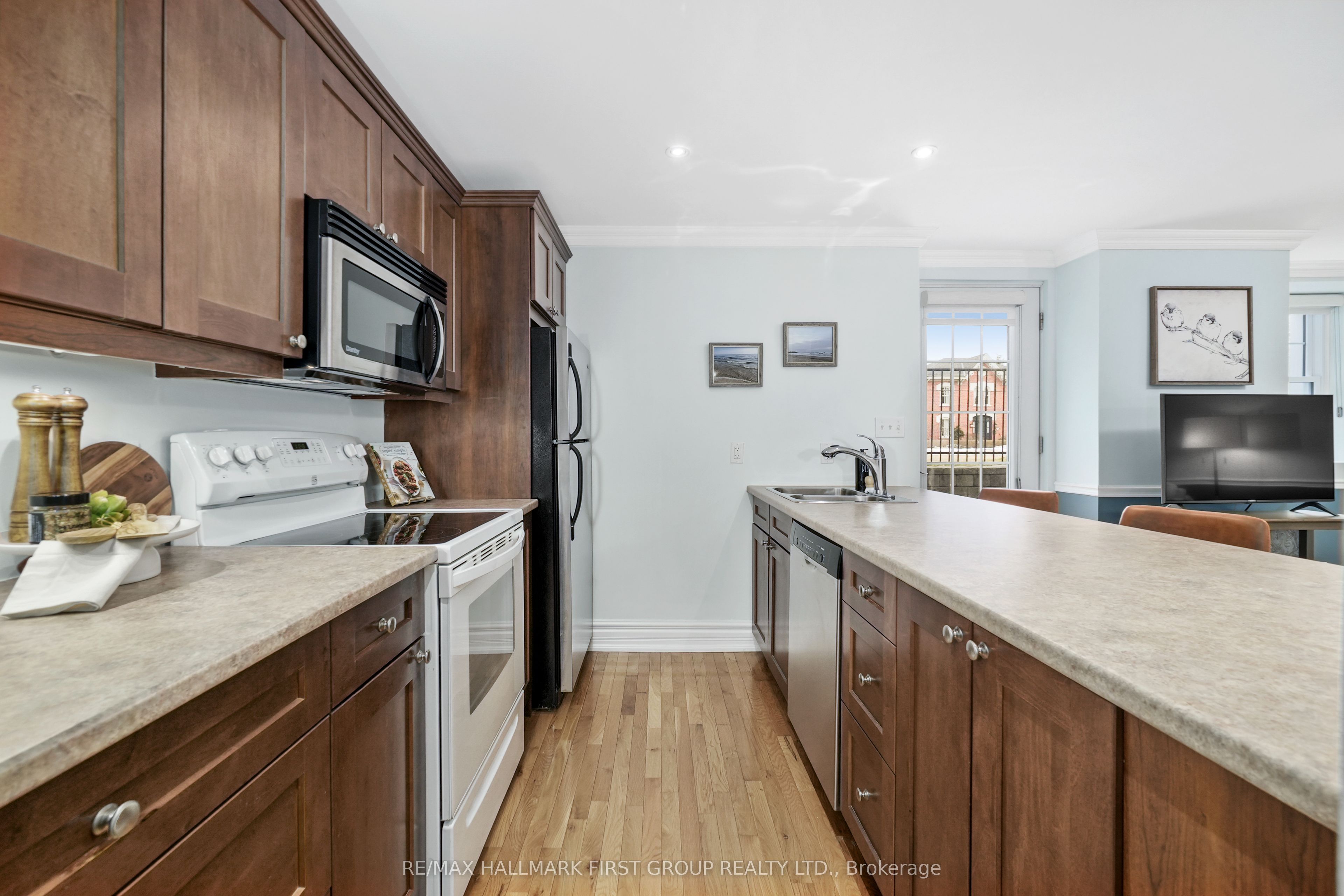 323 George Street 104 Property Photo 16