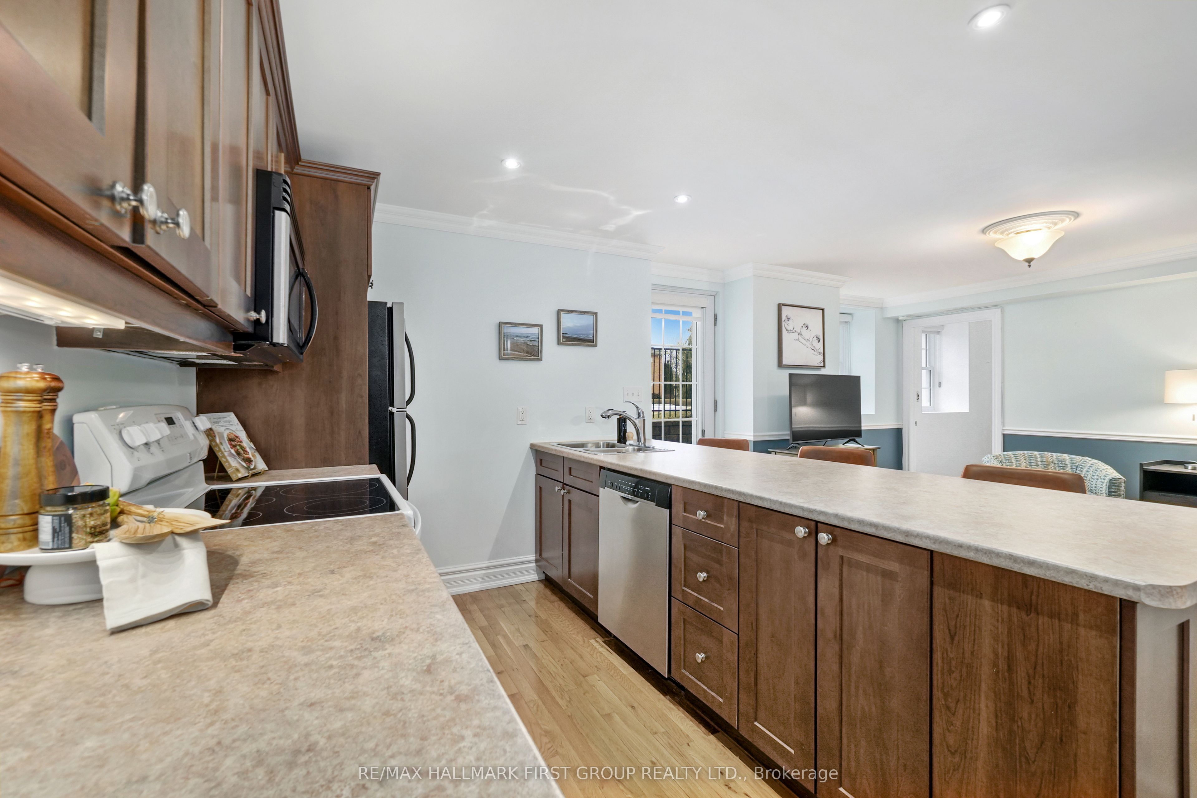 323 George Street 104 Property Photo 17