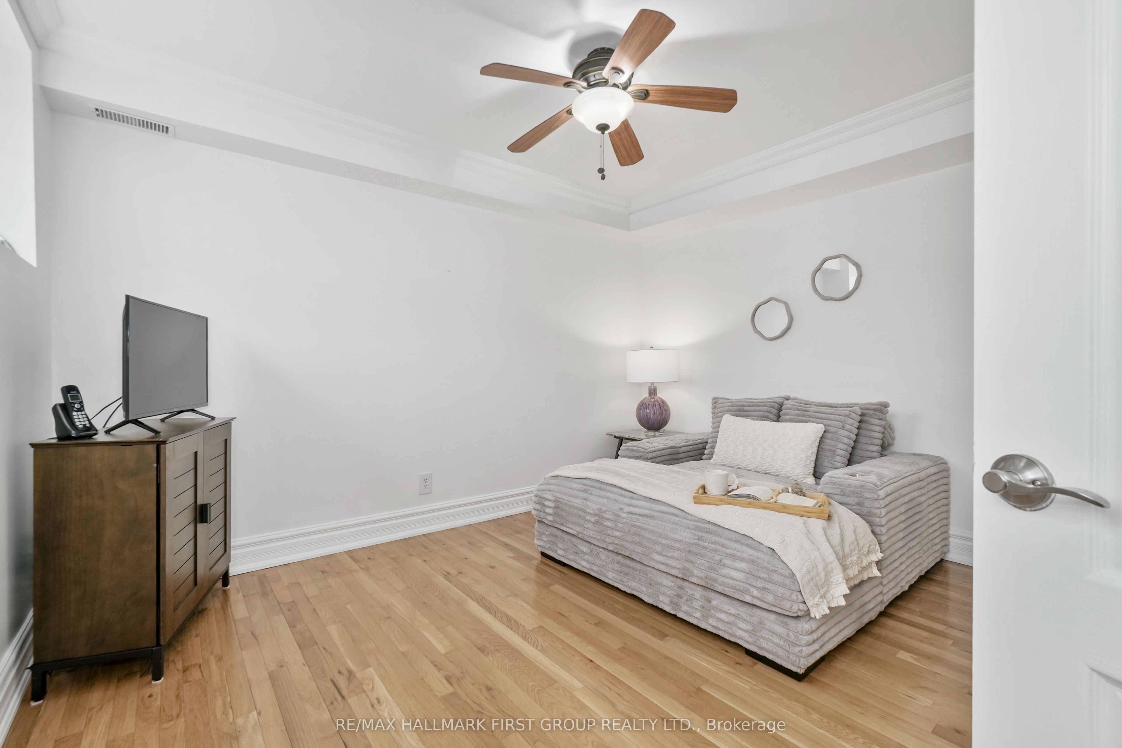 323 George Street 104 Property Photo 27