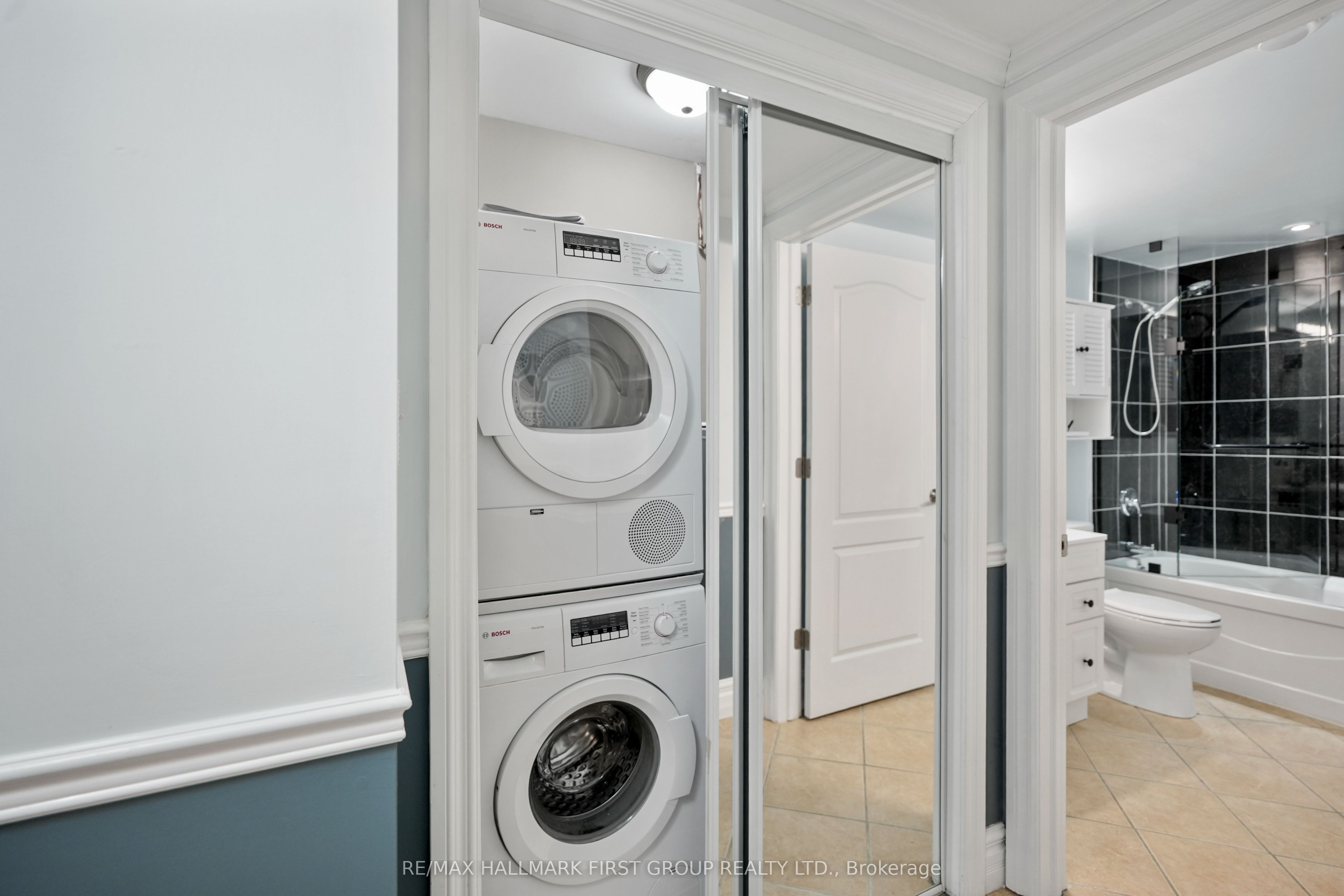 323 George Street 104 Property Photo 32