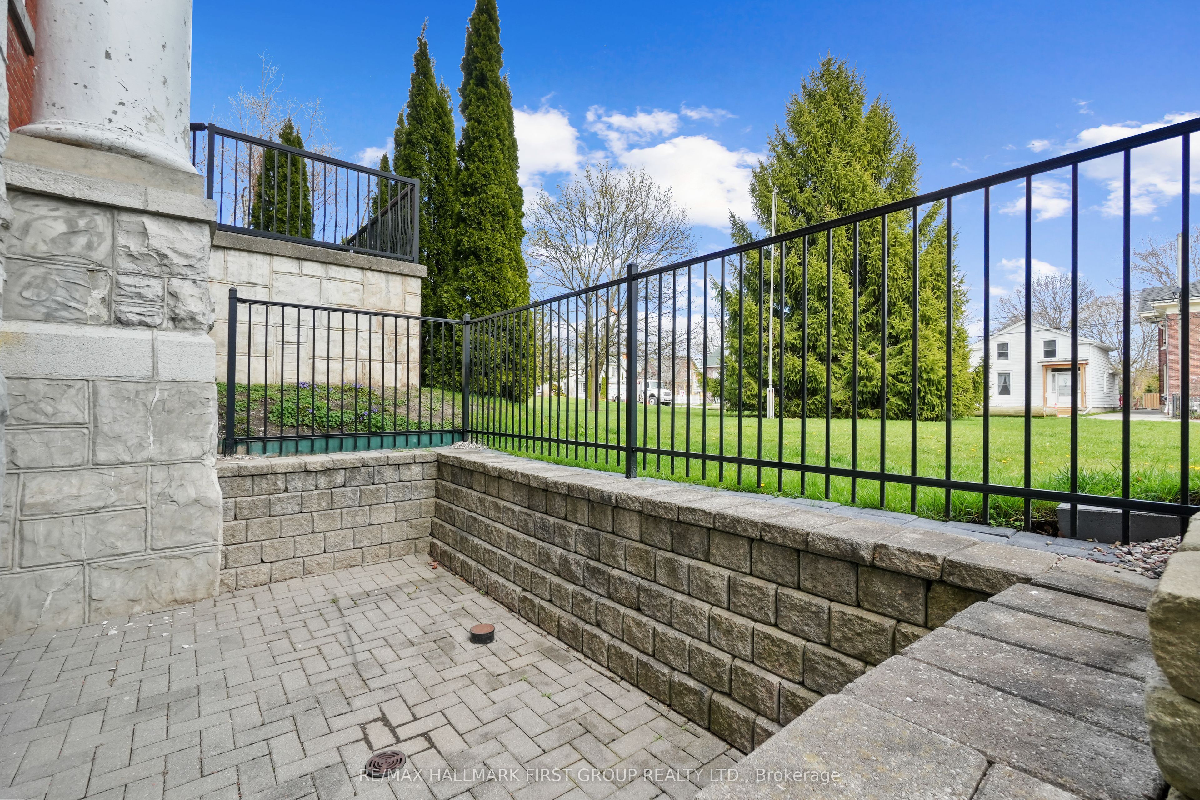 323 George Street 104 Property Photo 35